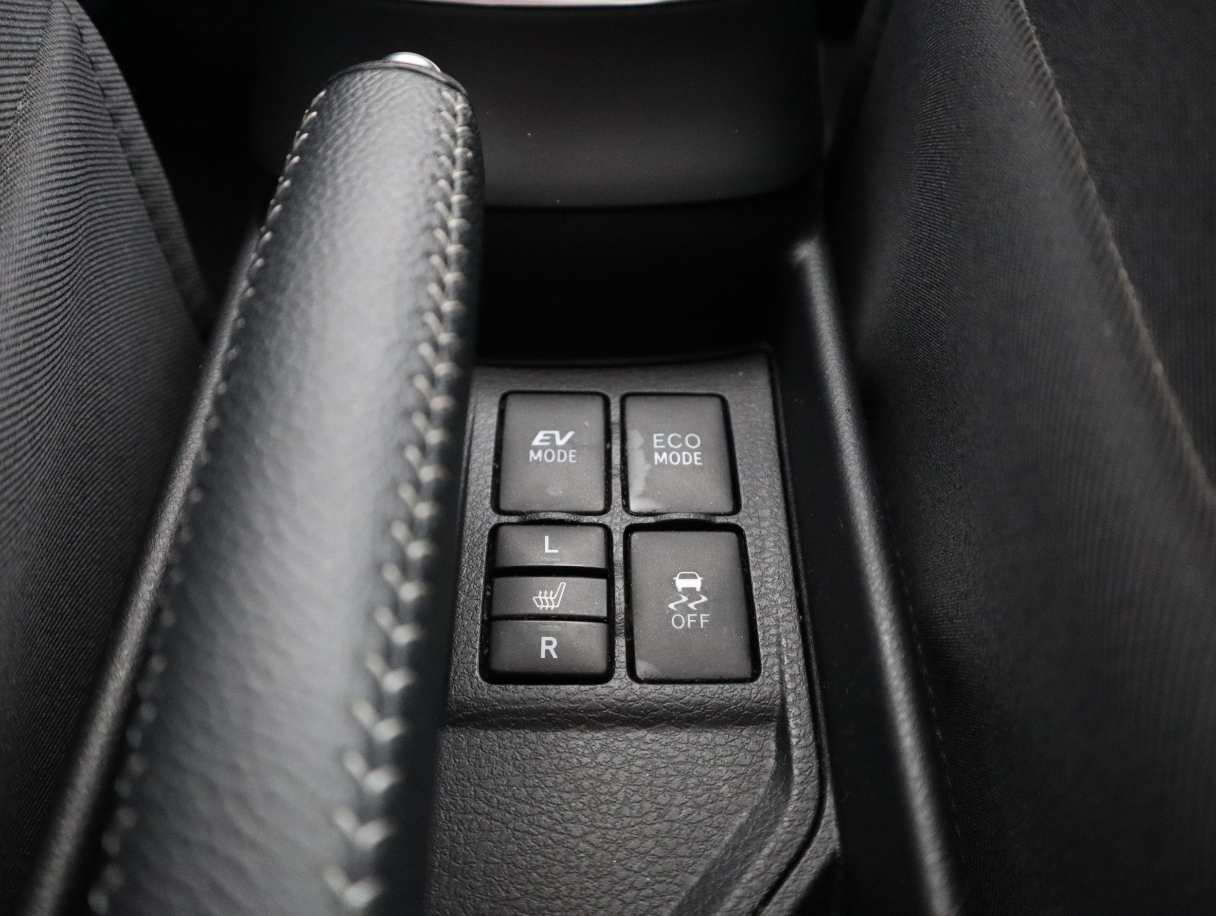 TOYOTA Yaris 2018