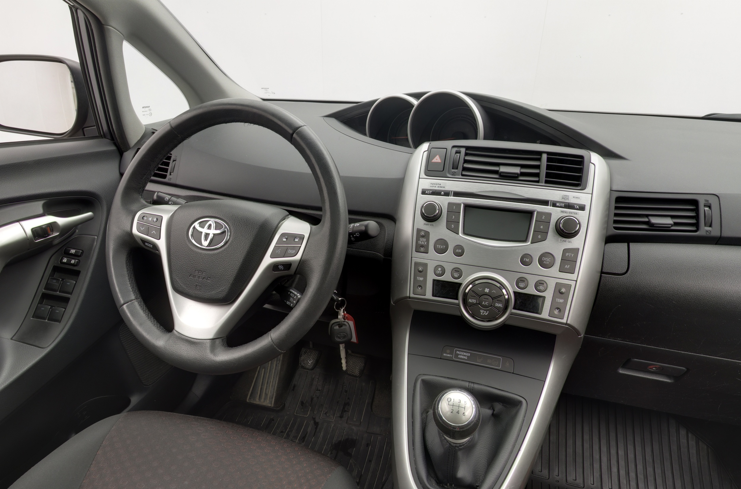 TOYOTA VERSO 2011