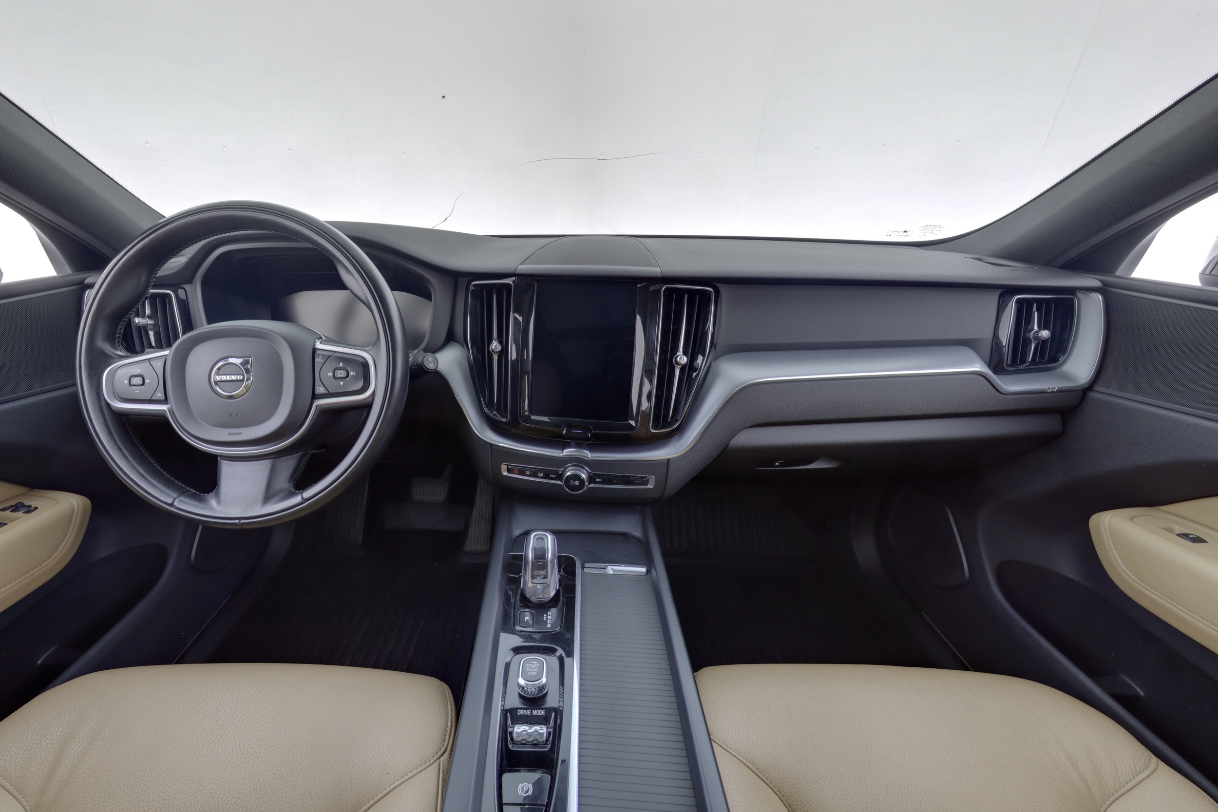VOLVO XC60 2018