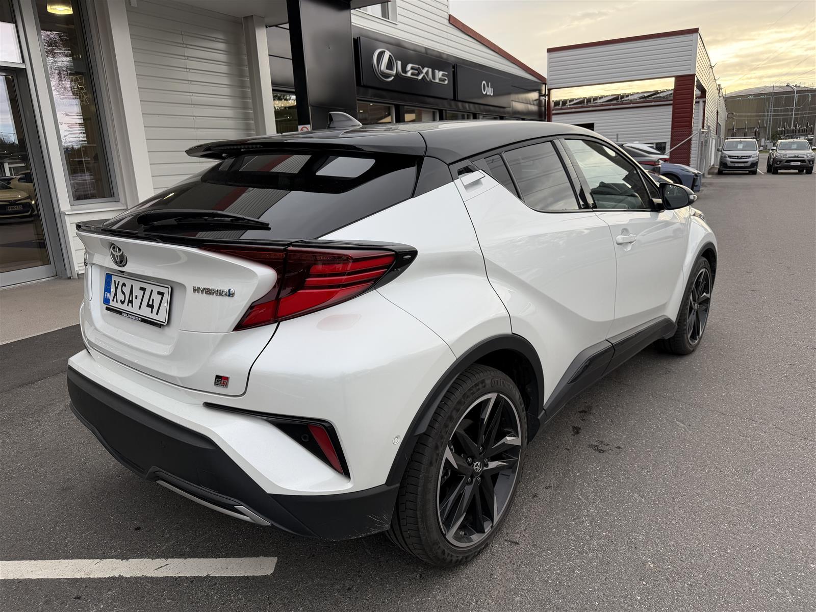 TOYOTA C-HR 2023
