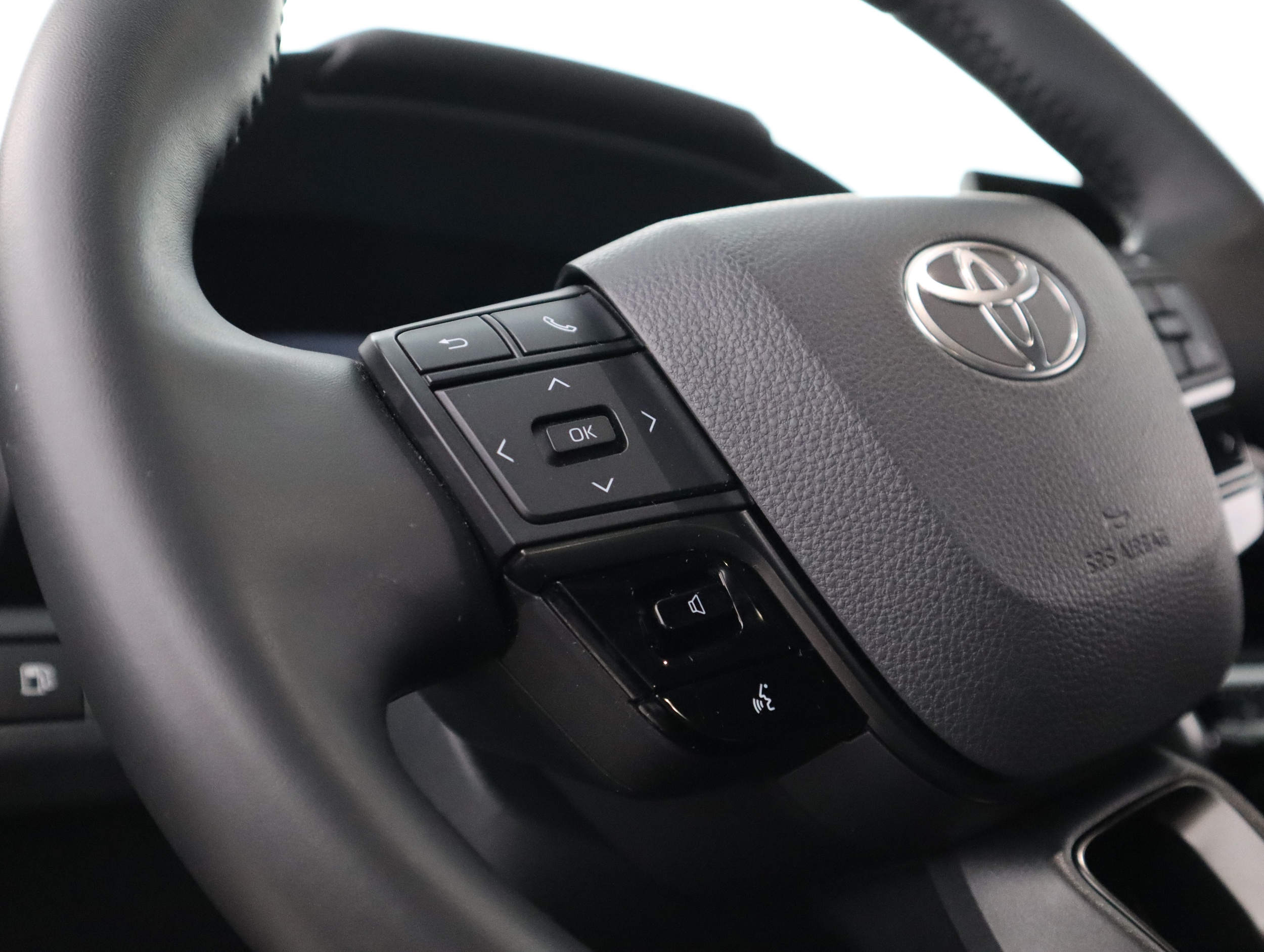 TOYOTA C-HR 2025
