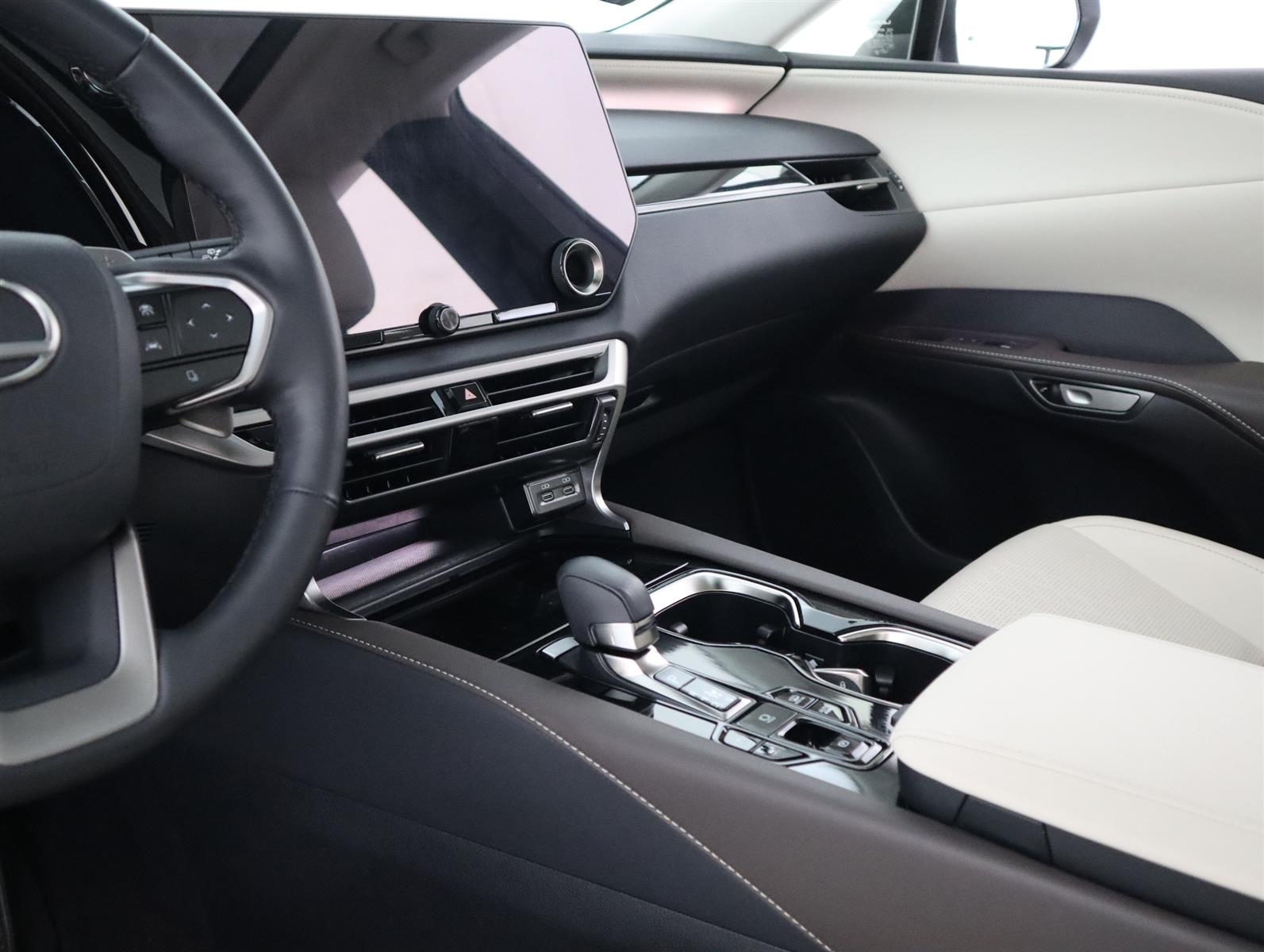 Lexus RX 2025