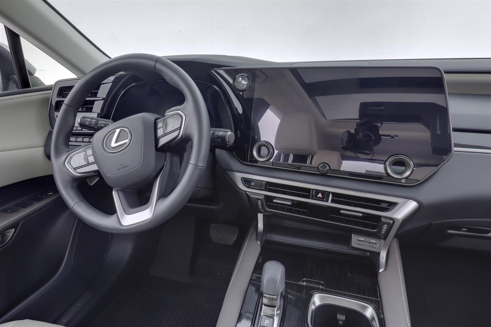 Lexus RX 2025