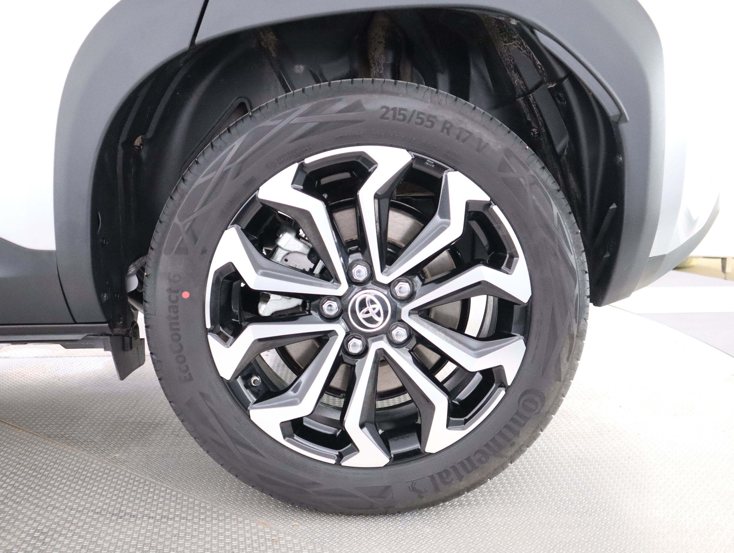 TOYOTA Yaris Cross 2025