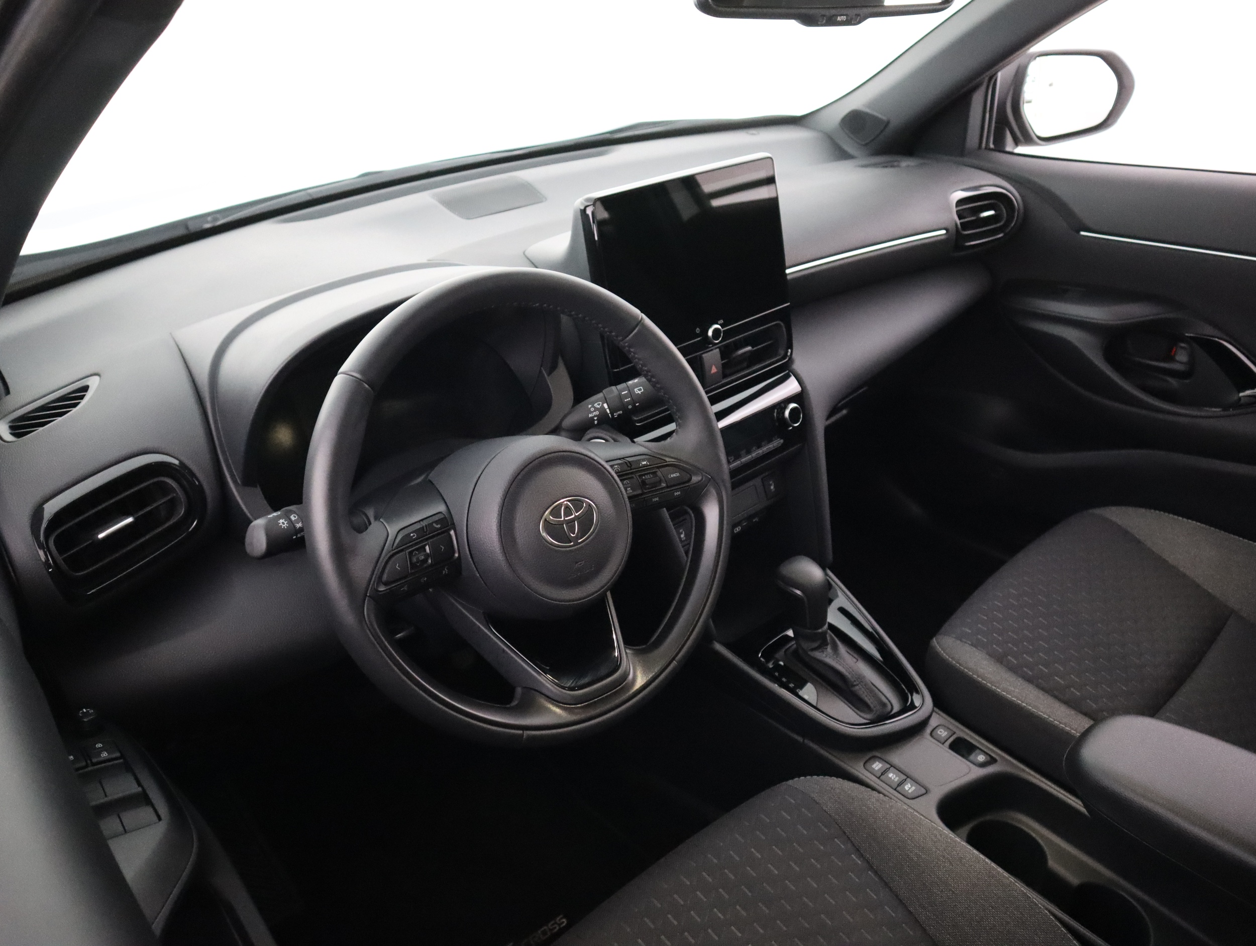 TOYOTA Yaris Cross 2025