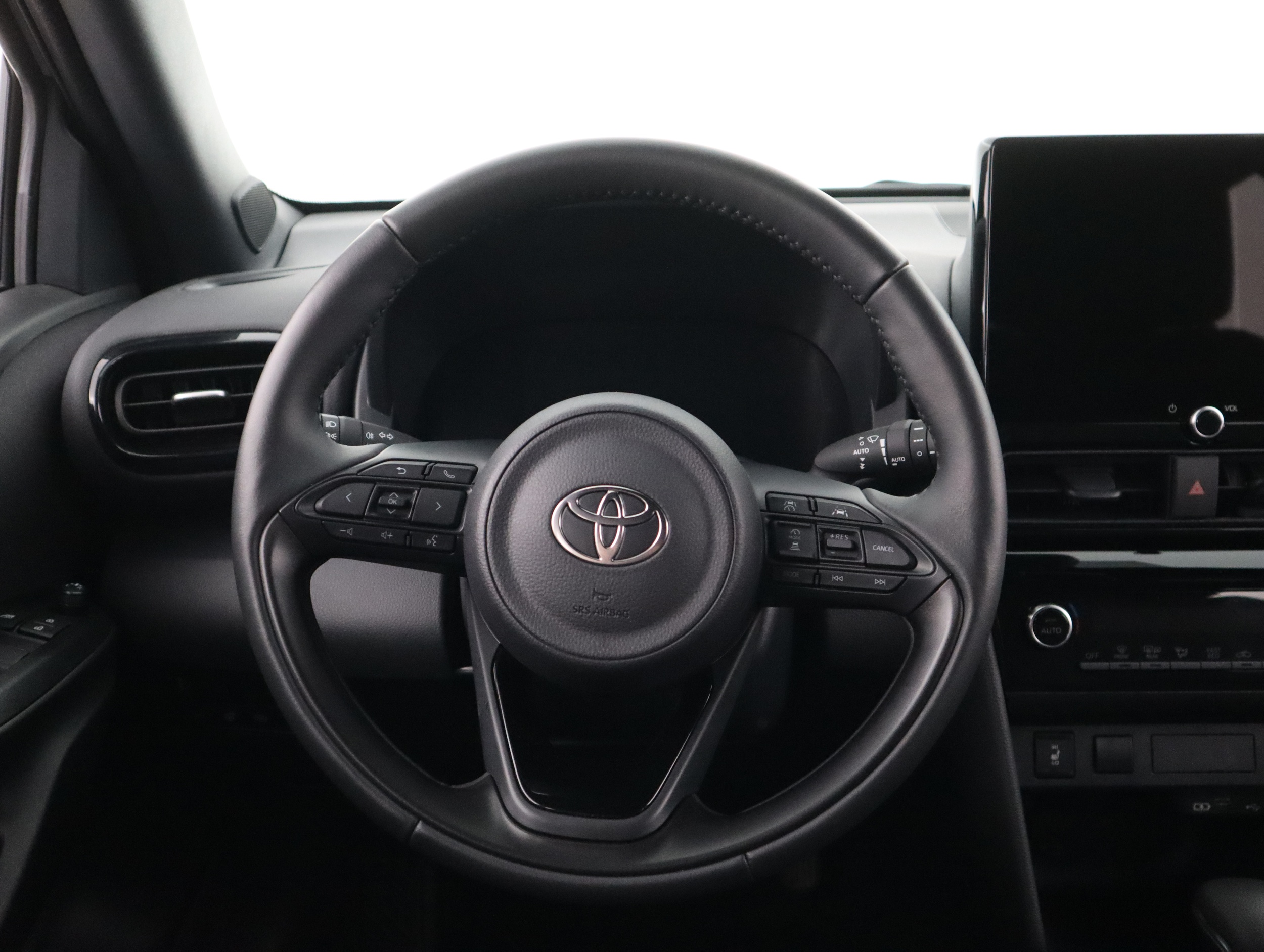 TOYOTA Yaris Cross 2025