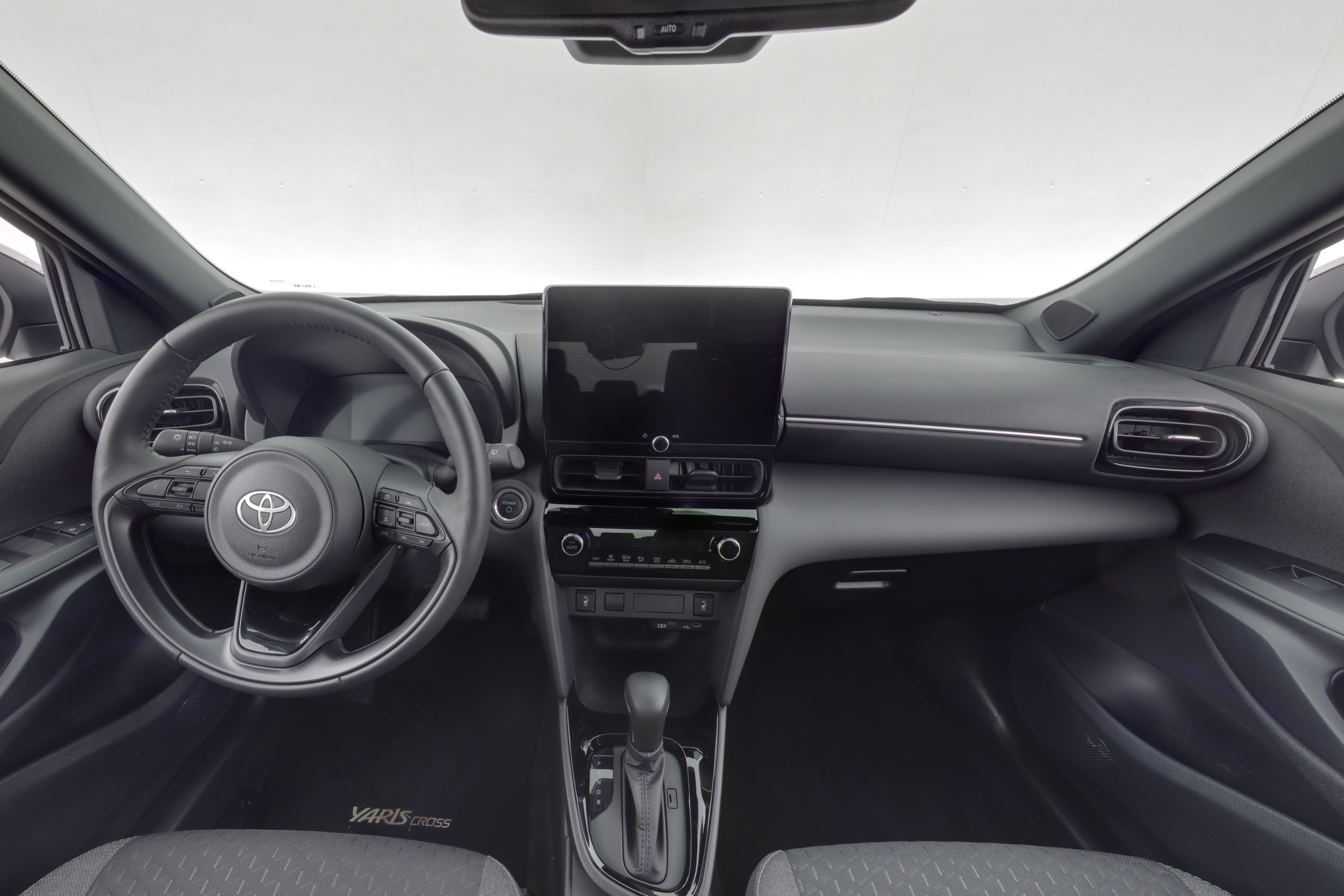 TOYOTA Yaris Cross 2025