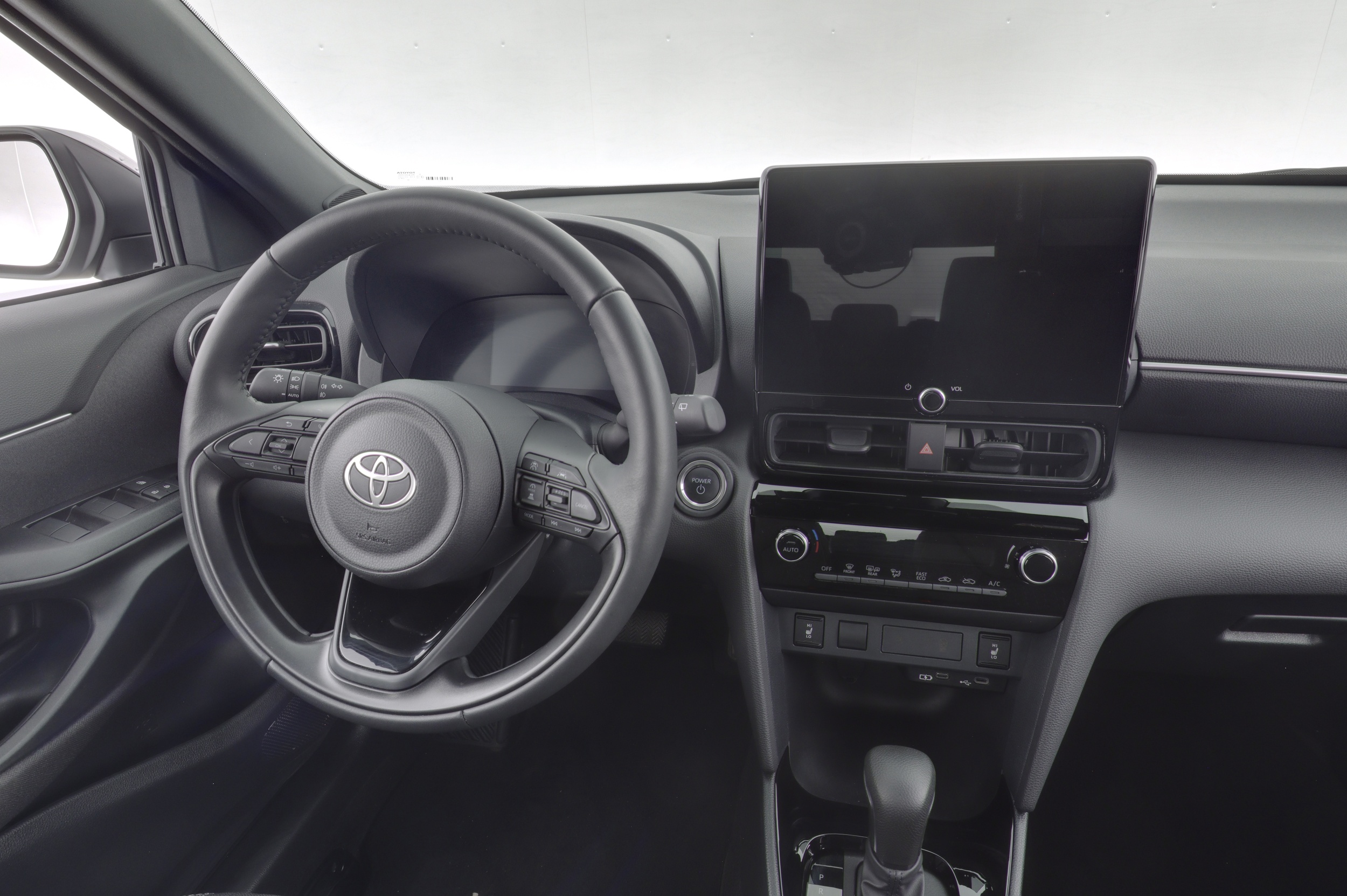 TOYOTA Yaris Cross 2025