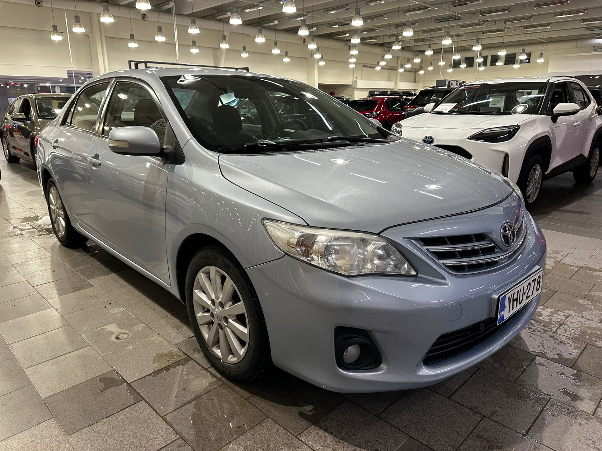 TOYOTA Corolla 2012