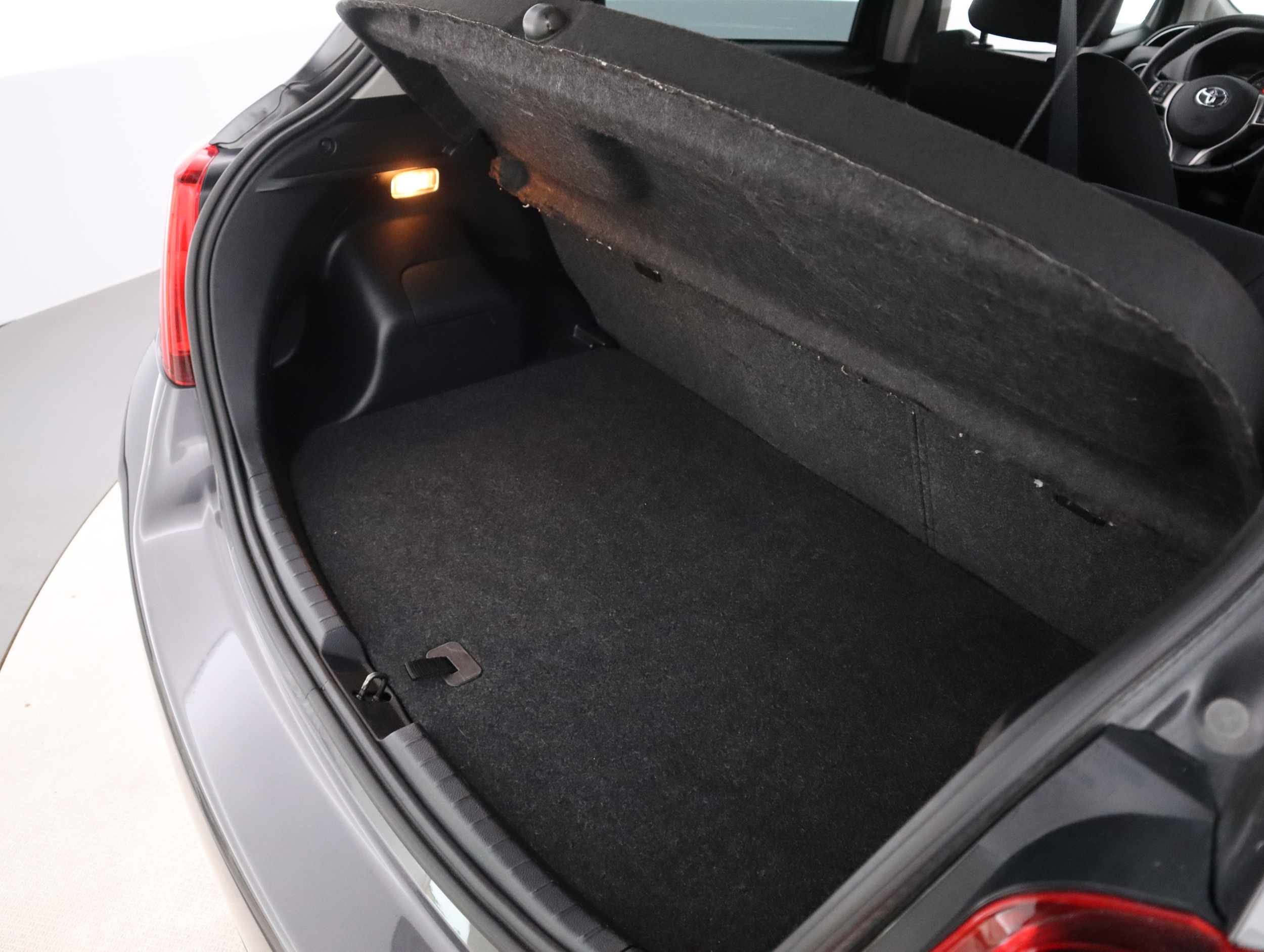 TOYOTA Yaris 2015