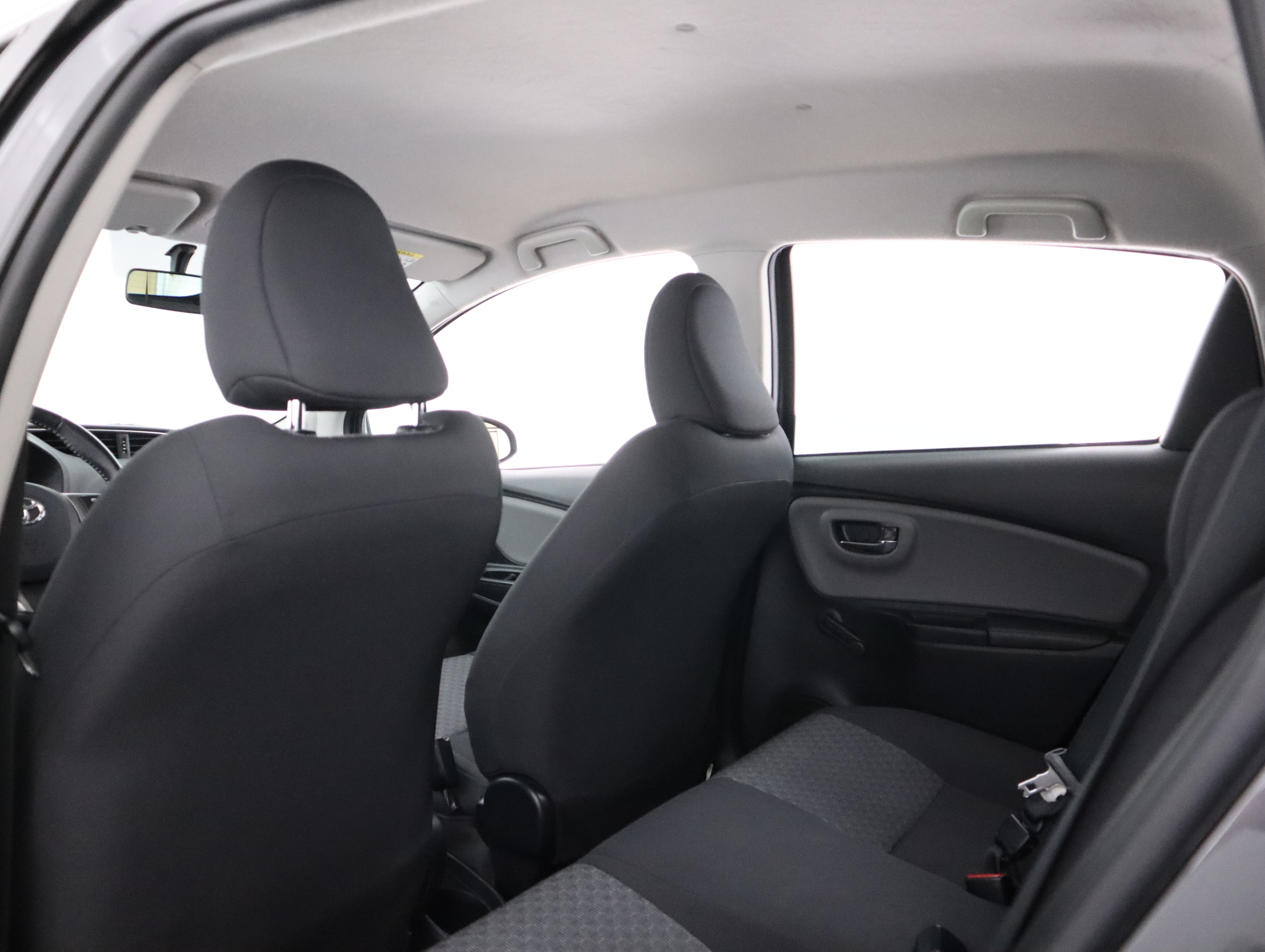 TOYOTA Yaris 2015