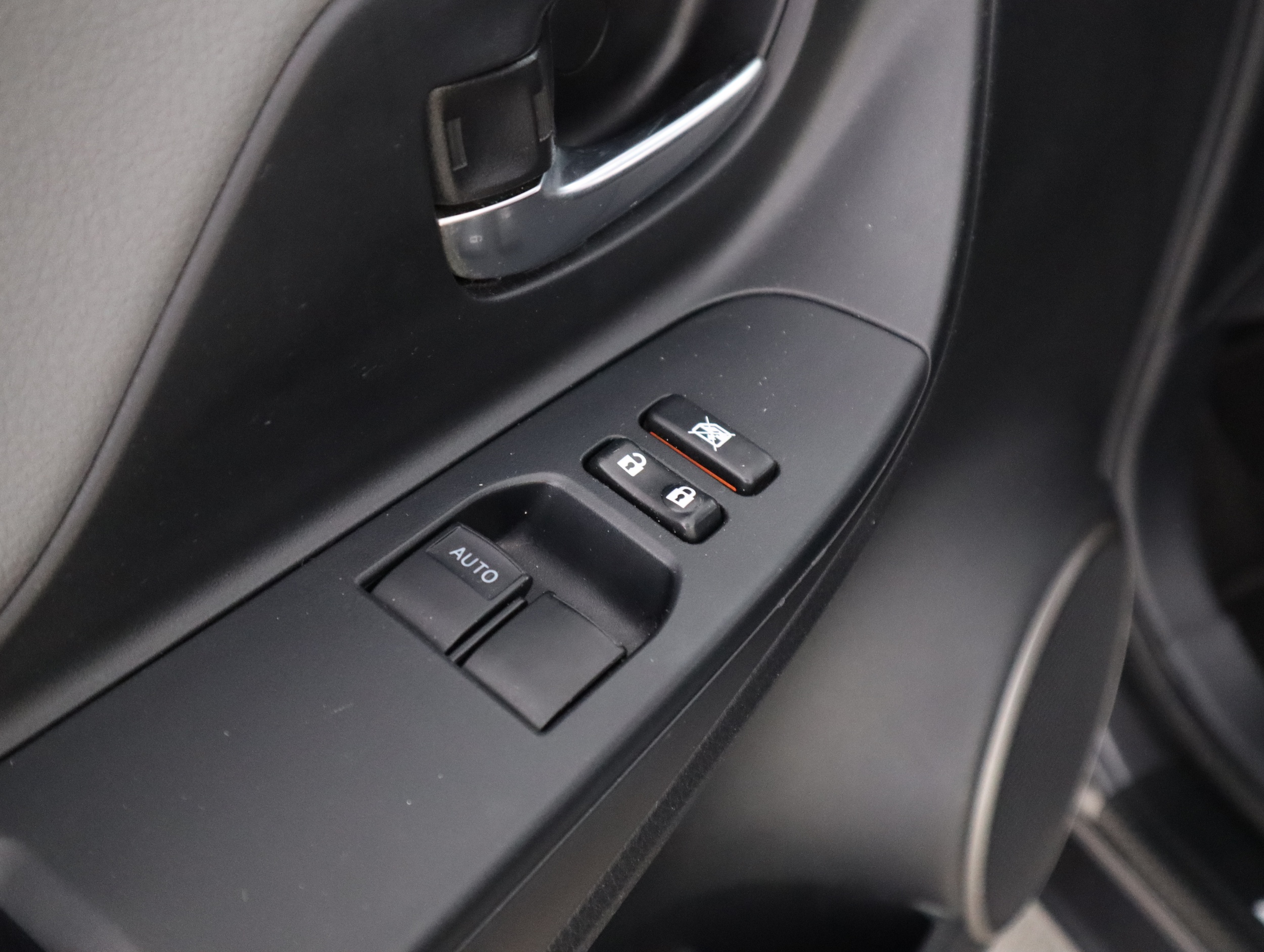 TOYOTA Yaris 2015