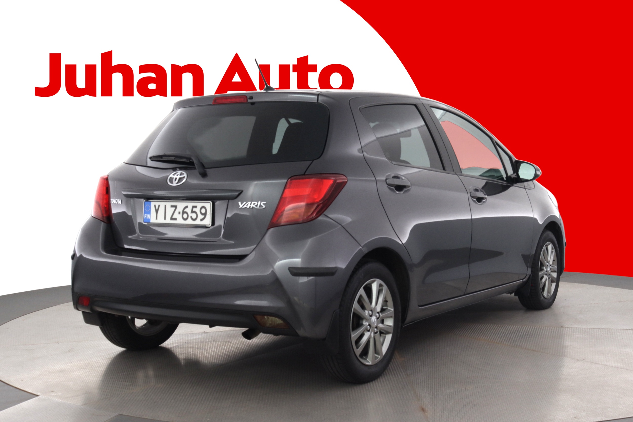 TOYOTA Yaris 2015