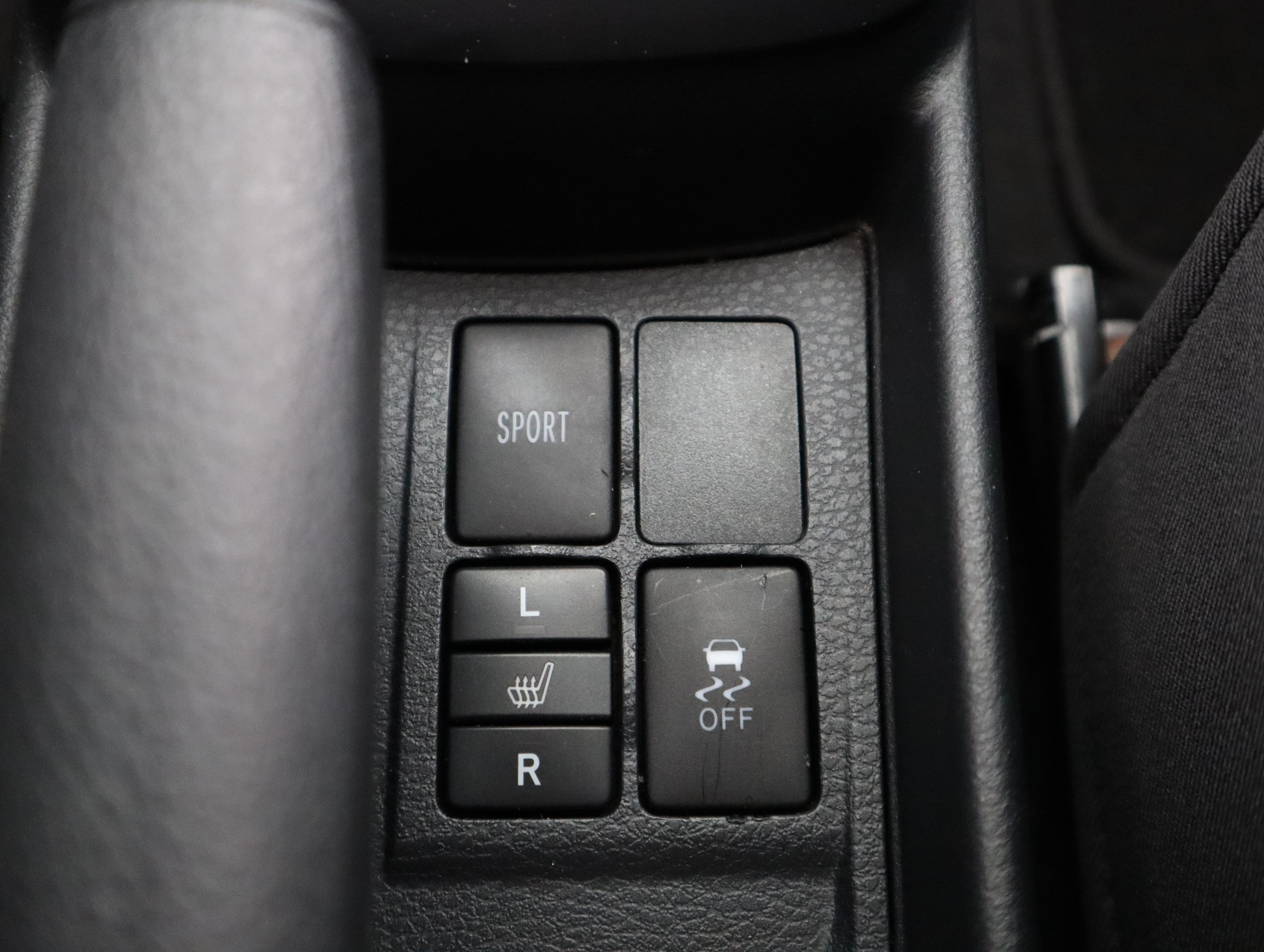 TOYOTA Yaris 2015