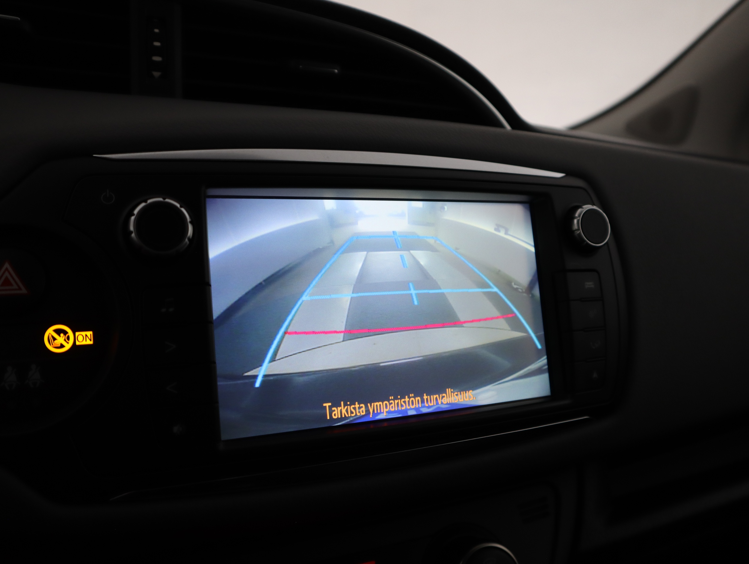 TOYOTA Yaris 2015