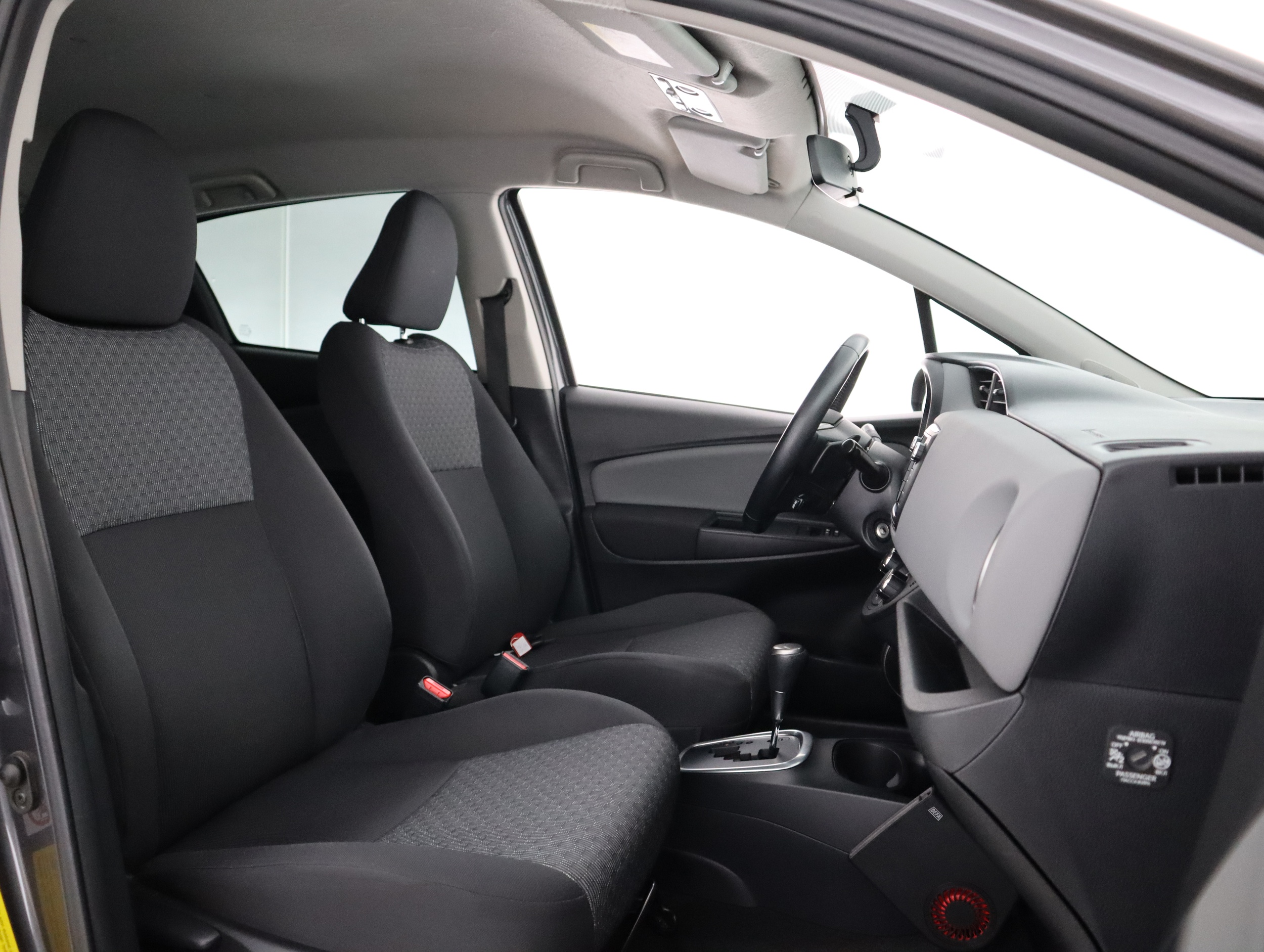 TOYOTA Yaris 2015