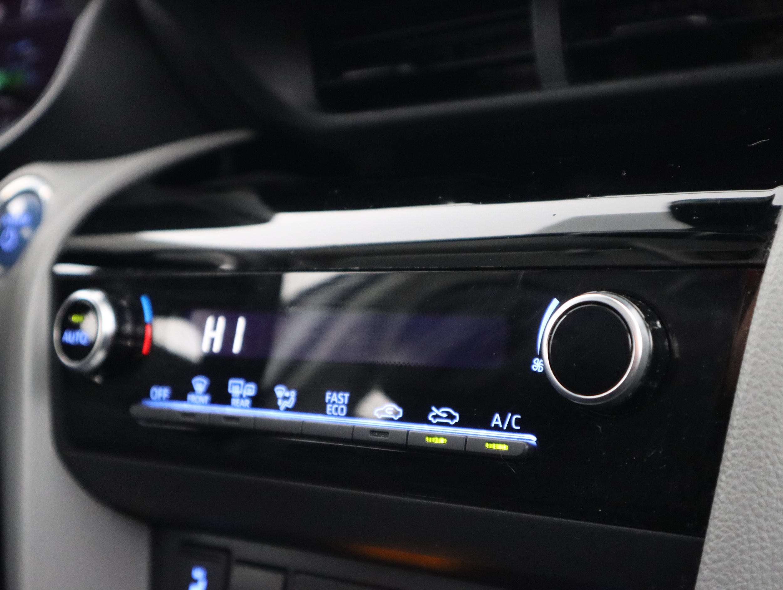 TOYOTA Yaris Cross 2022