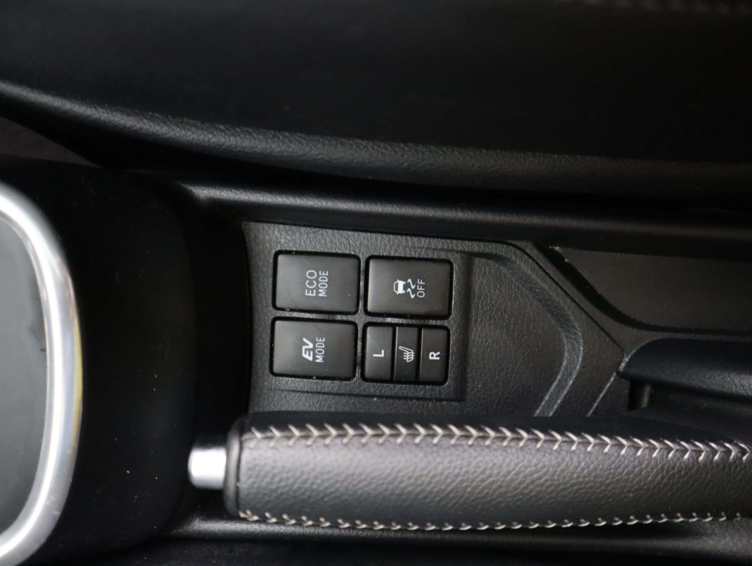 TOYOTA Yaris 25