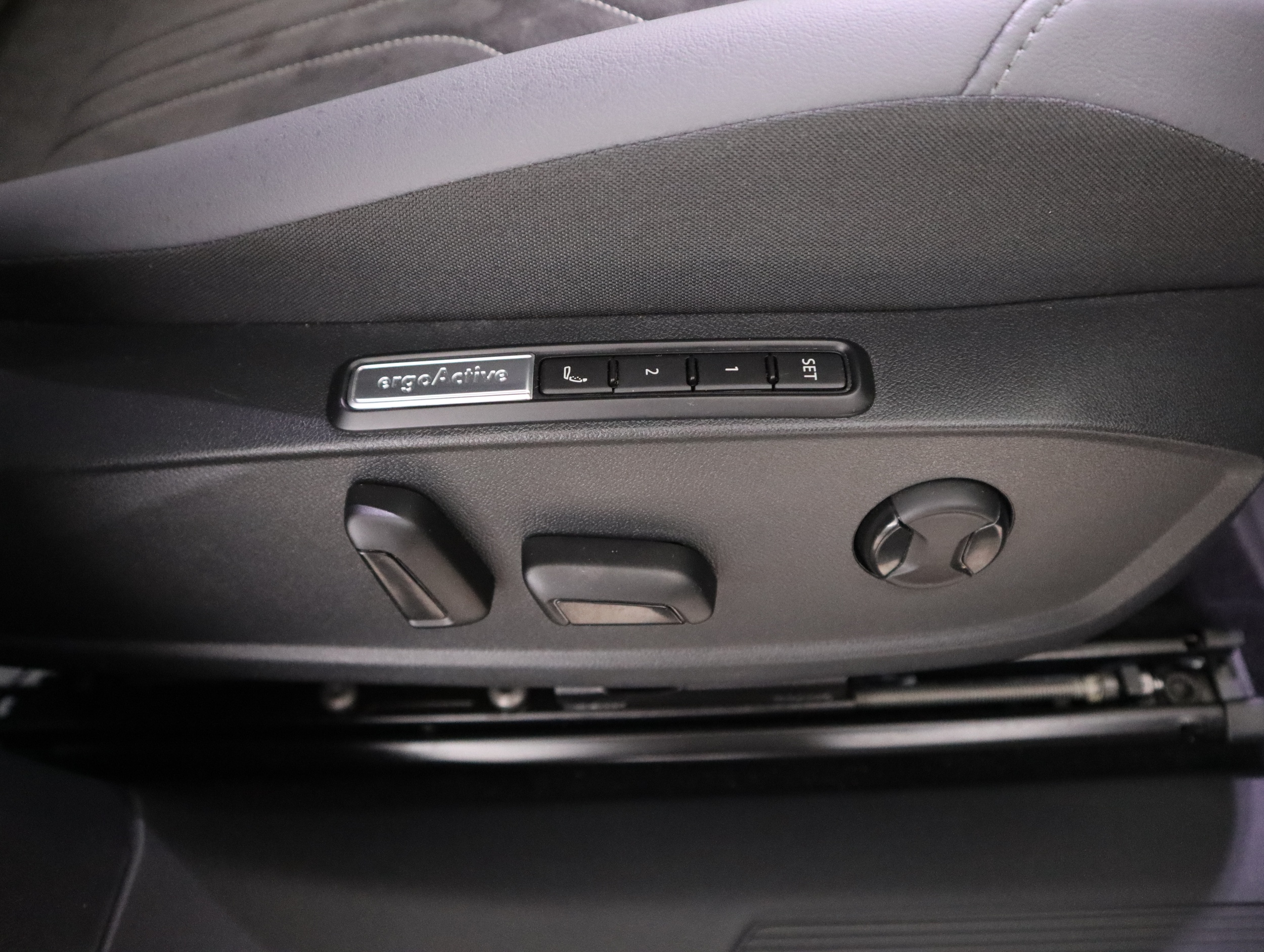 VOLKSWAGEN ID.4 2025