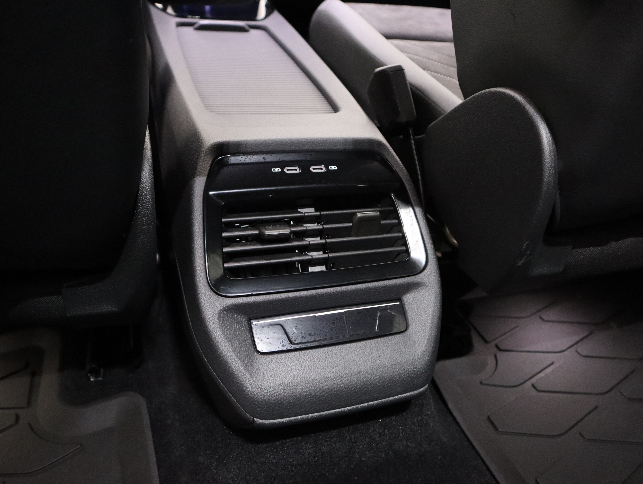VOLKSWAGEN ID.4 2025