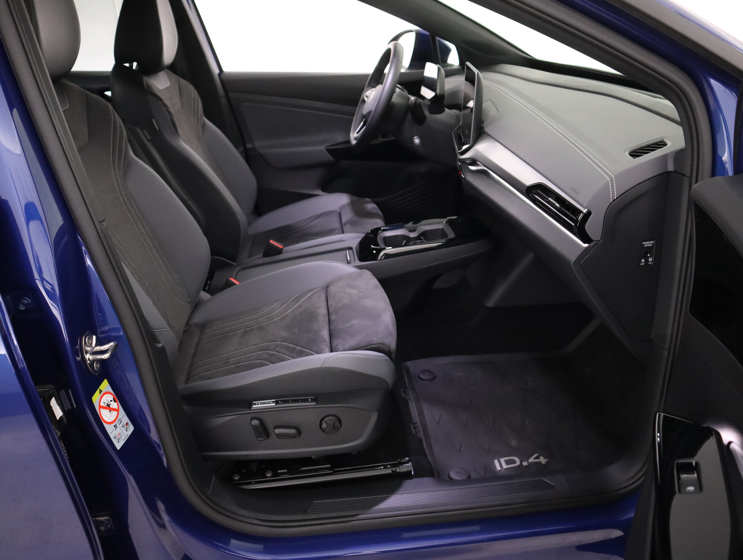 VOLKSWAGEN ID.4 2025