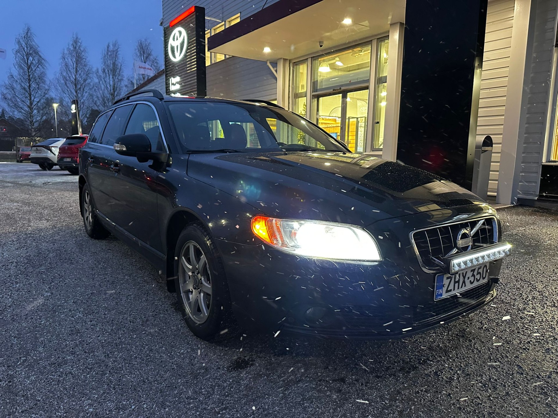 VOLVO V70 2009