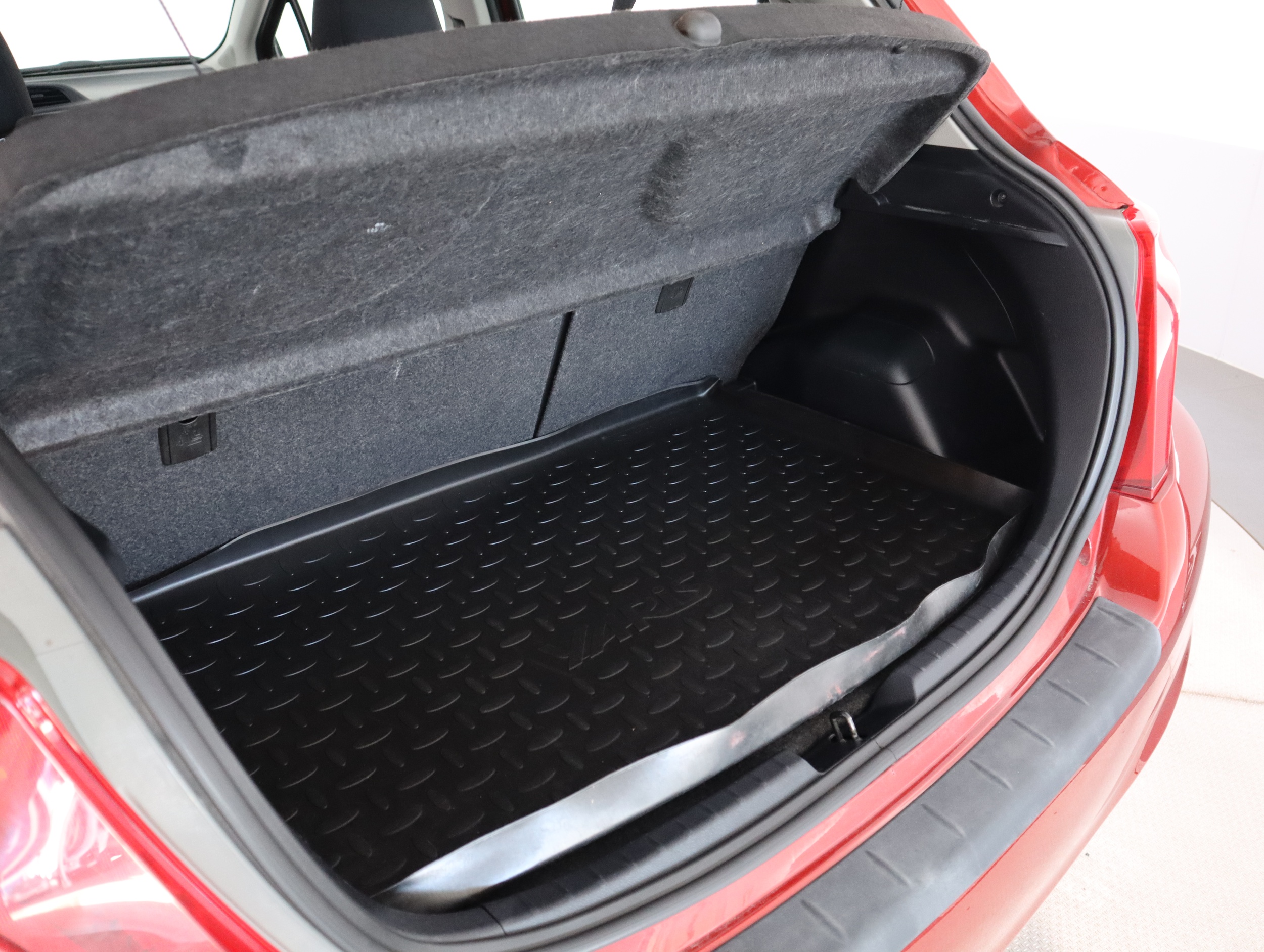 TOYOTA Yaris 2012