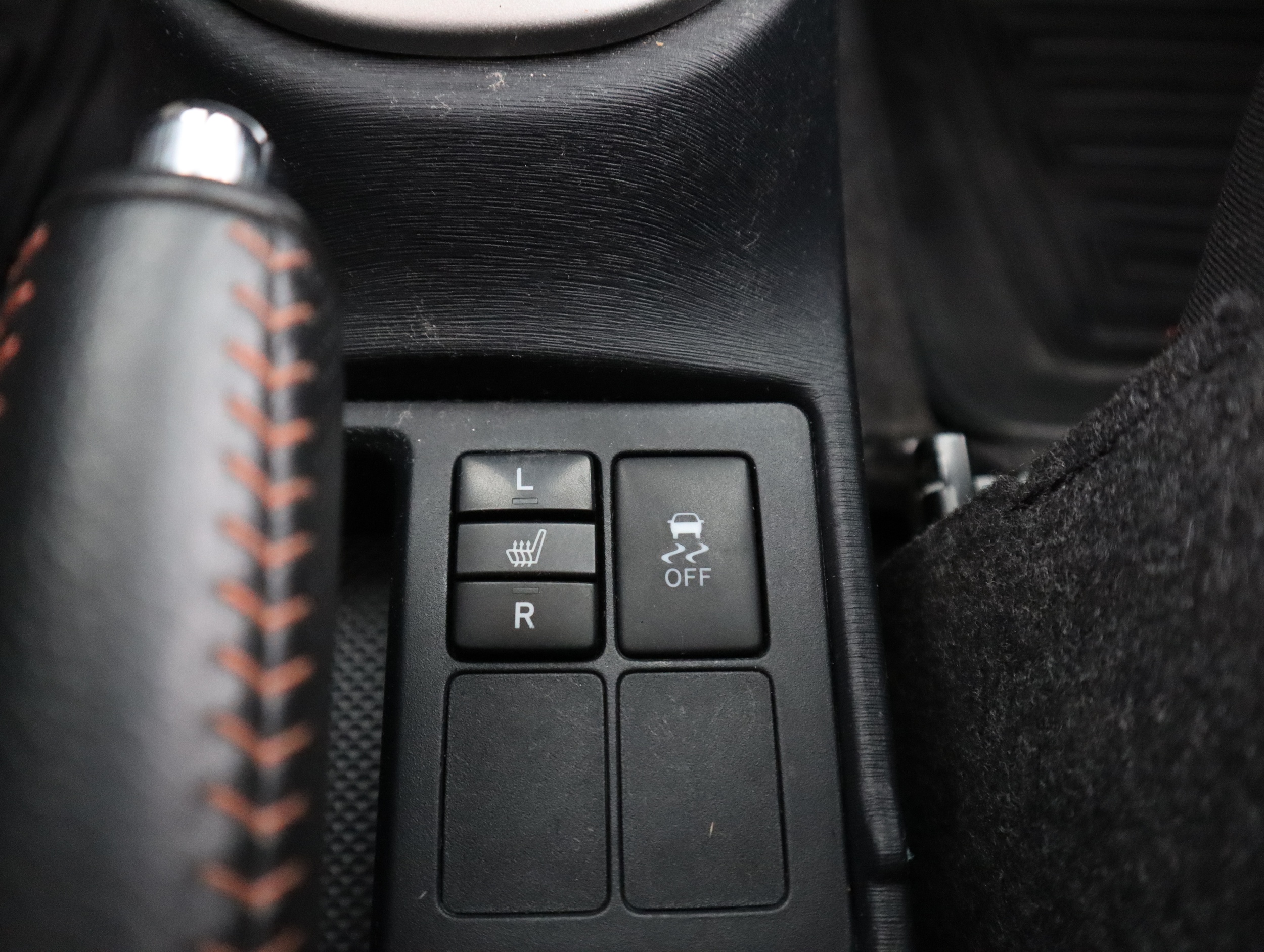 TOYOTA Yaris 2012