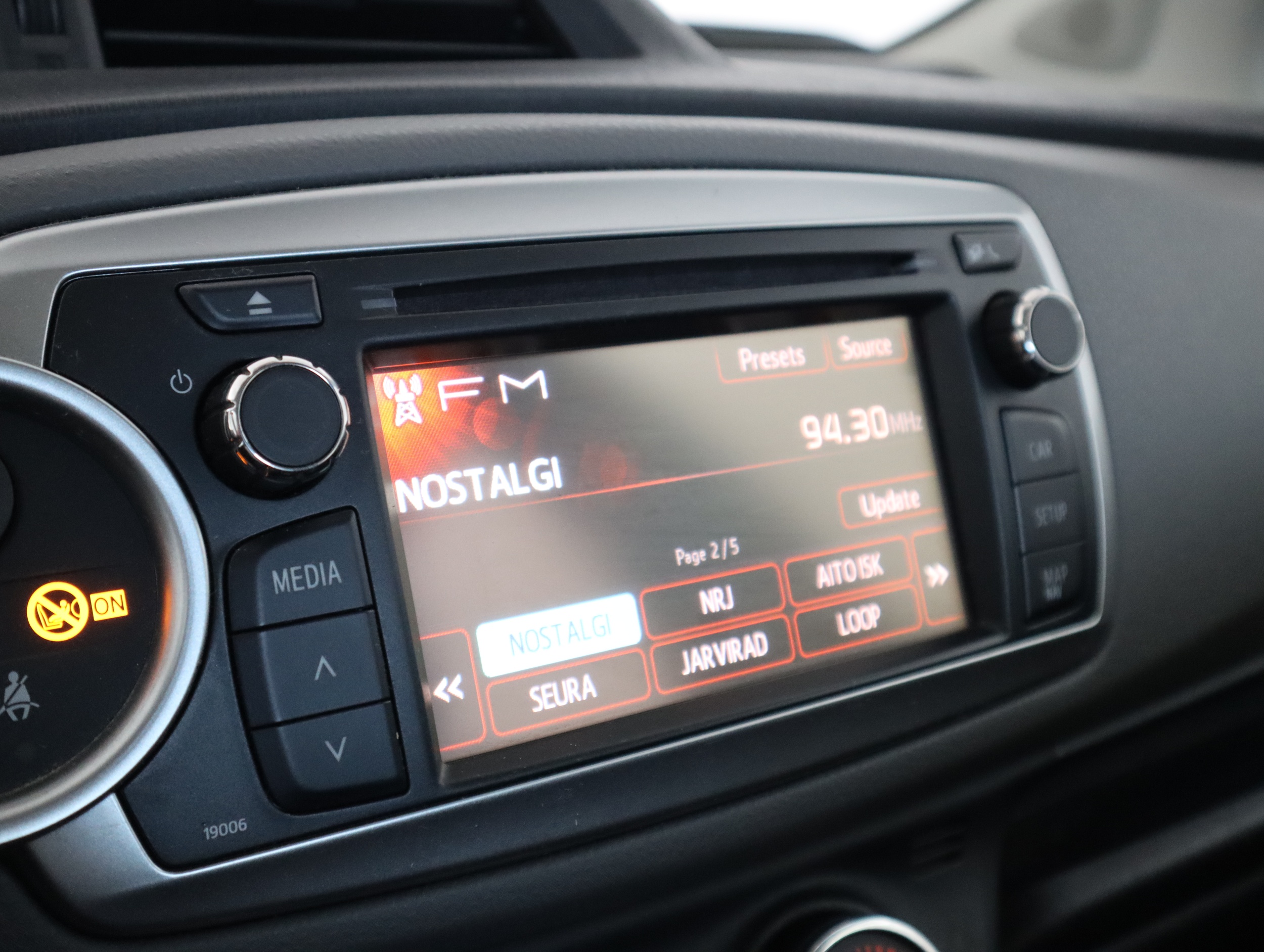 TOYOTA Yaris 2012