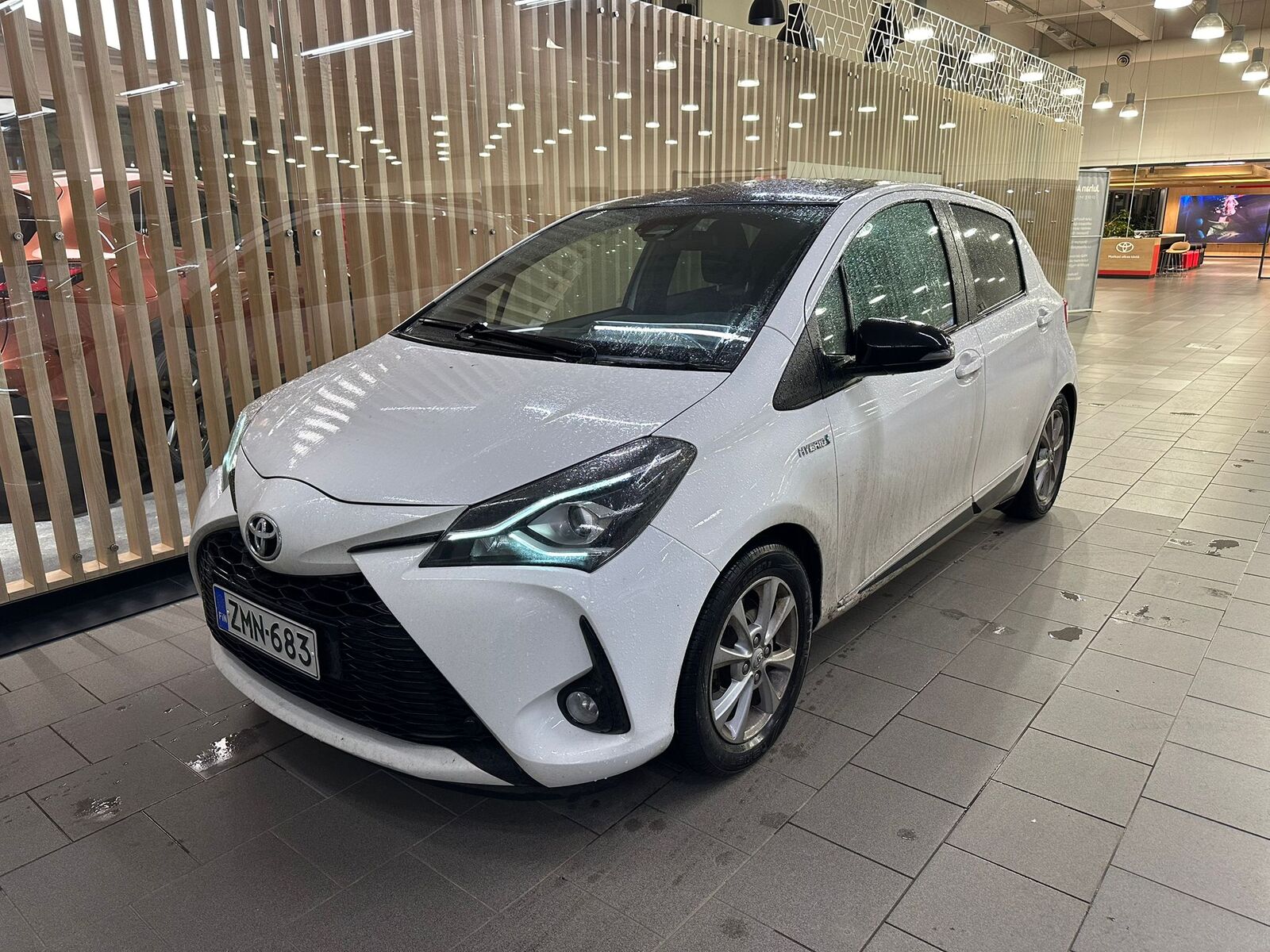 TOYOTA Yaris 2019