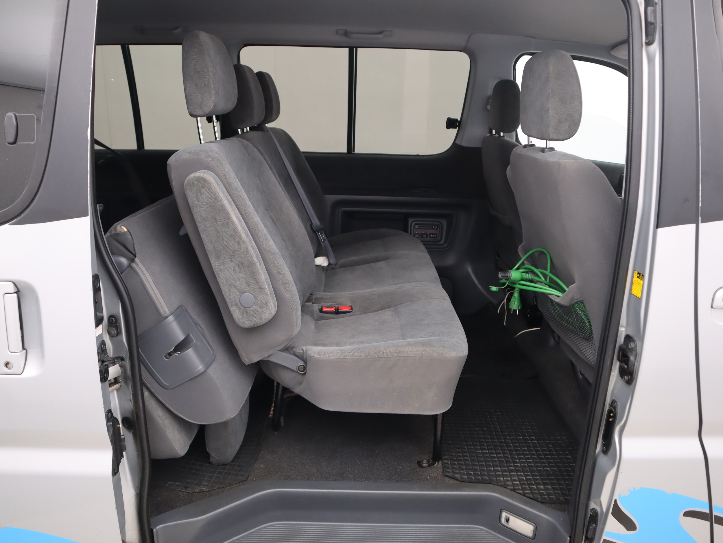 TOYOTA Hiace 2008