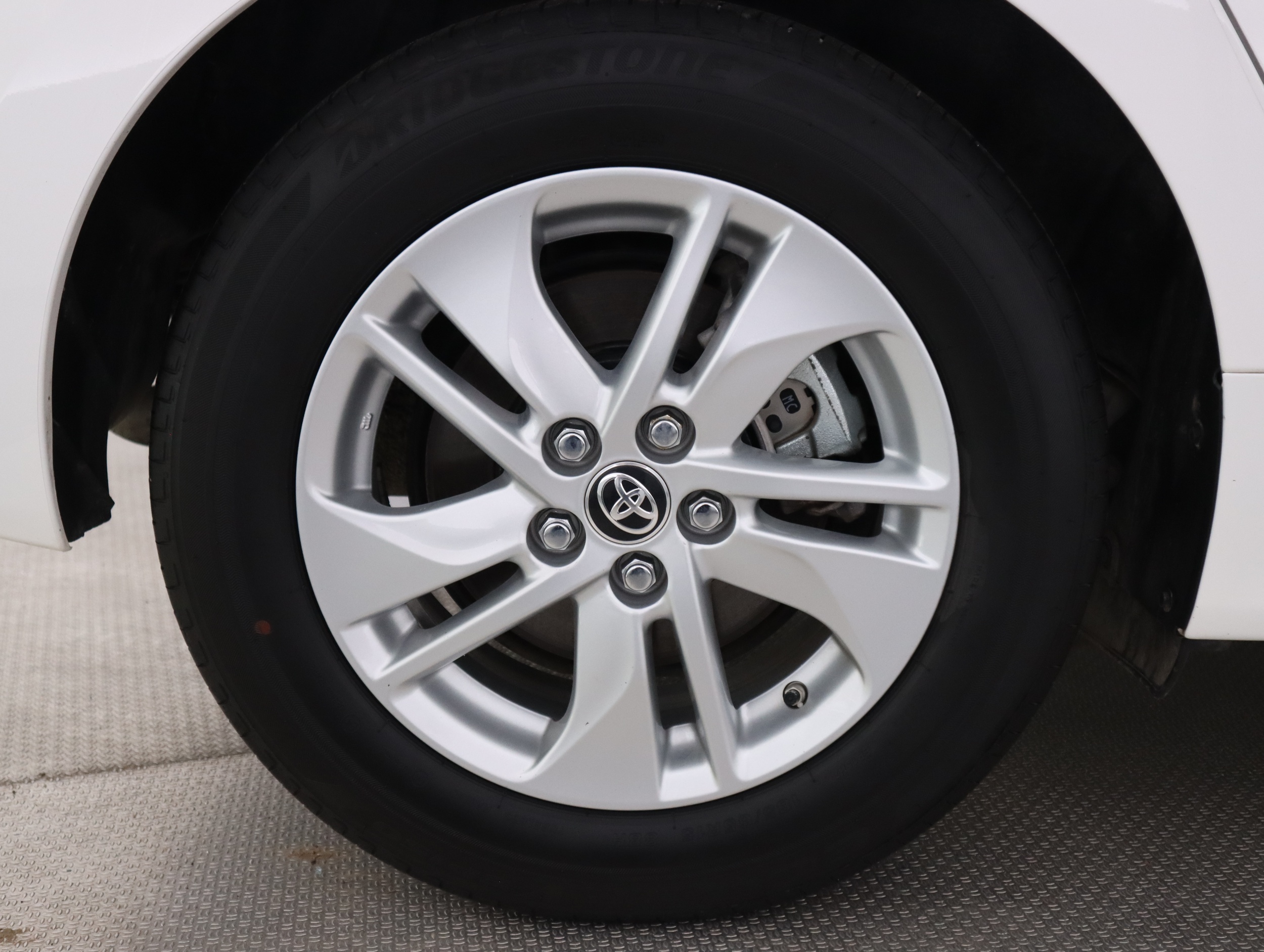 TOYOTA Yaris 2025