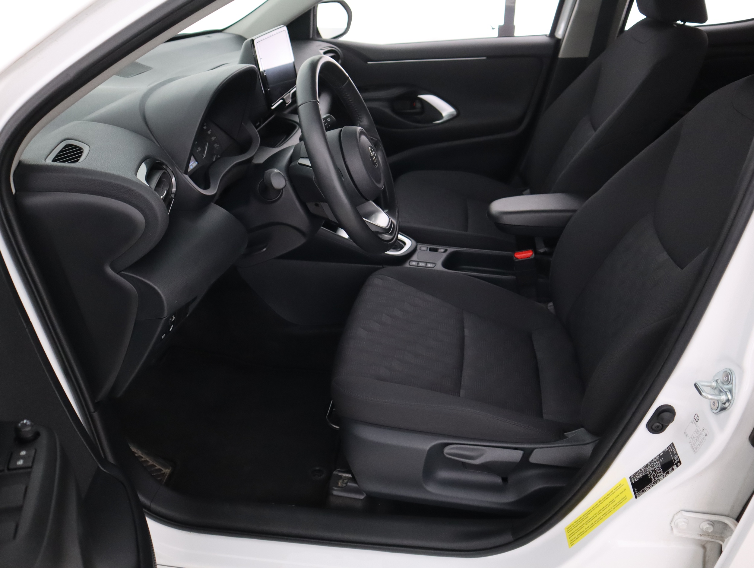 TOYOTA Yaris 2025