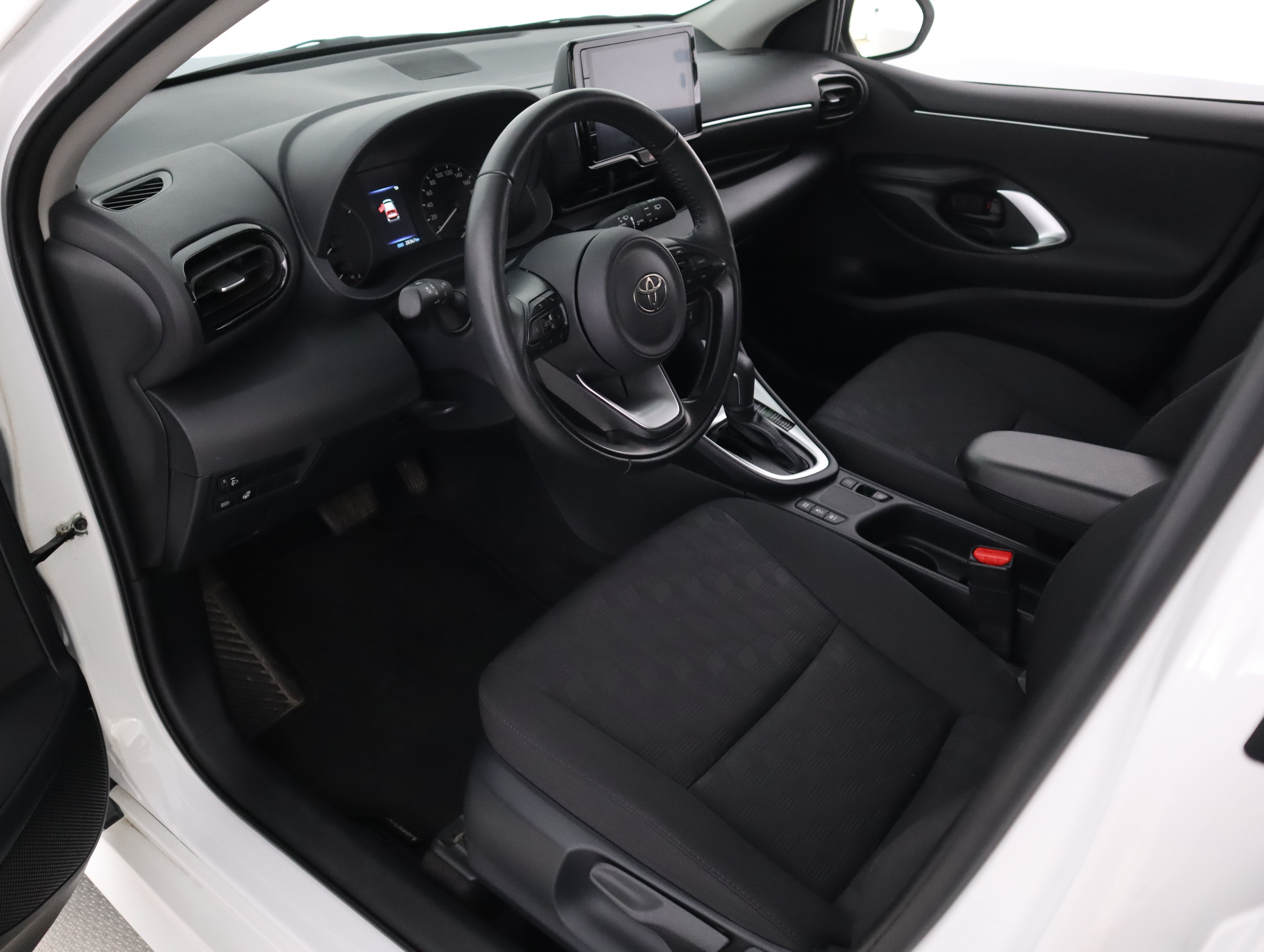 TOYOTA Yaris 2025