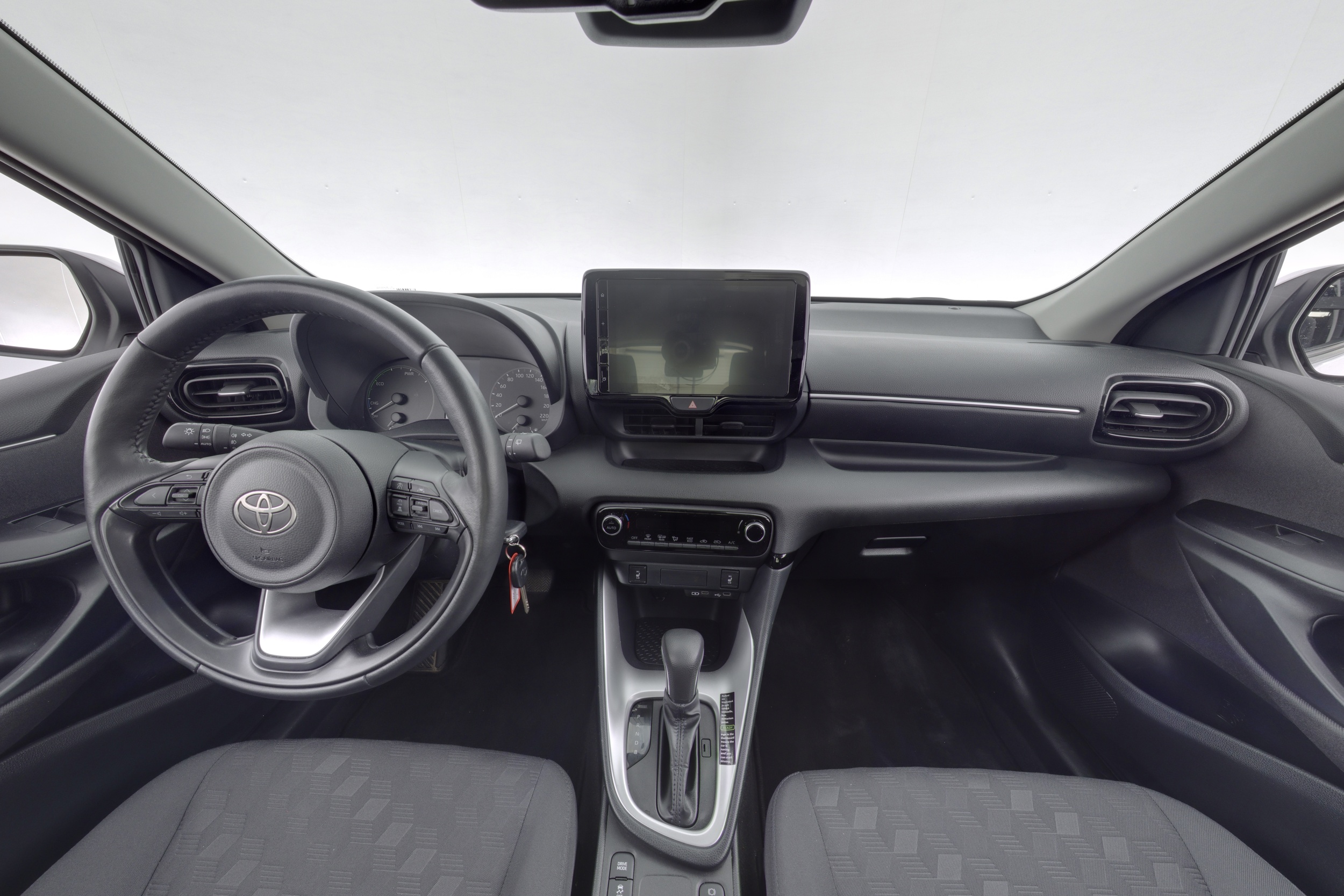 TOYOTA Yaris 2025