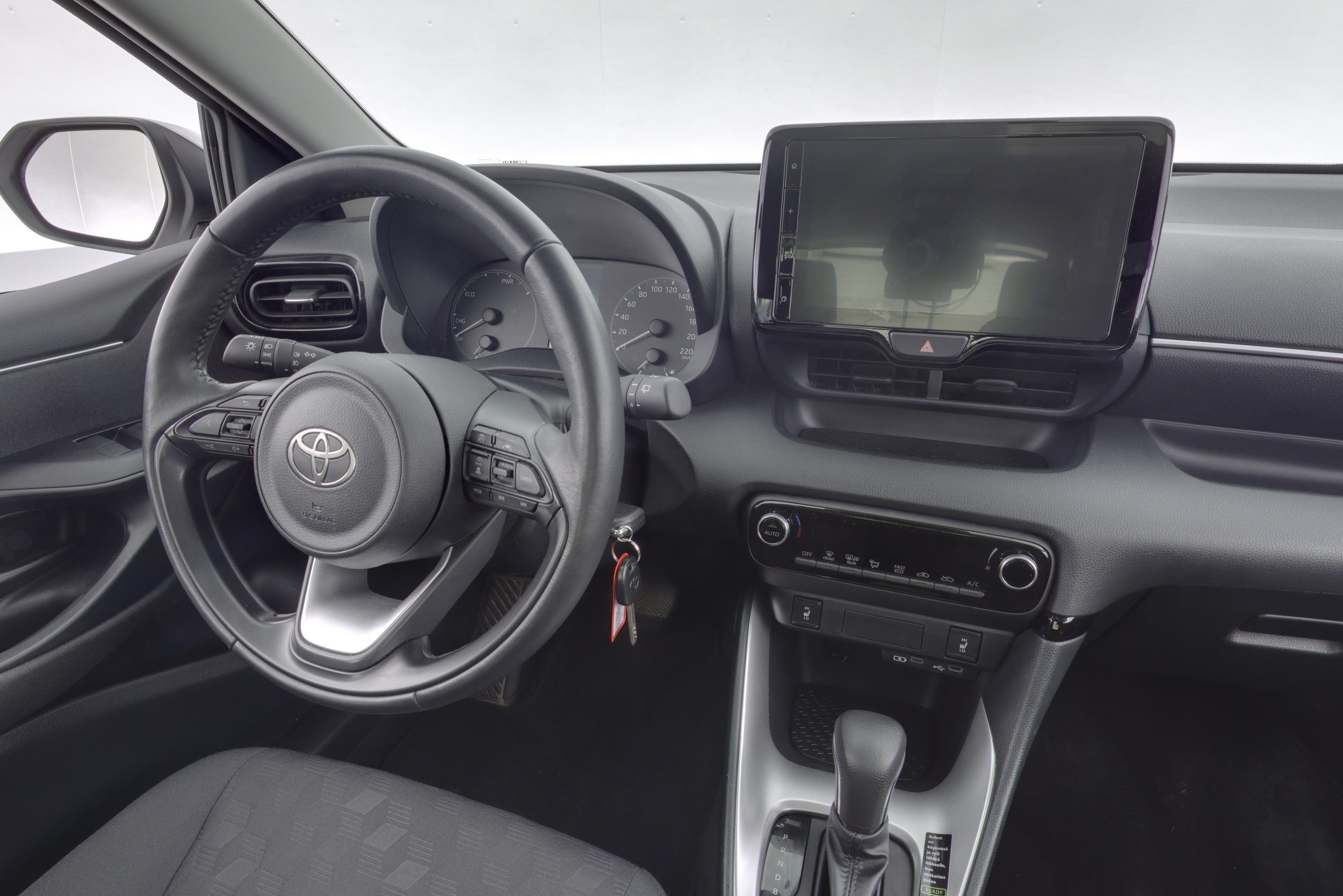 TOYOTA Yaris 2025
