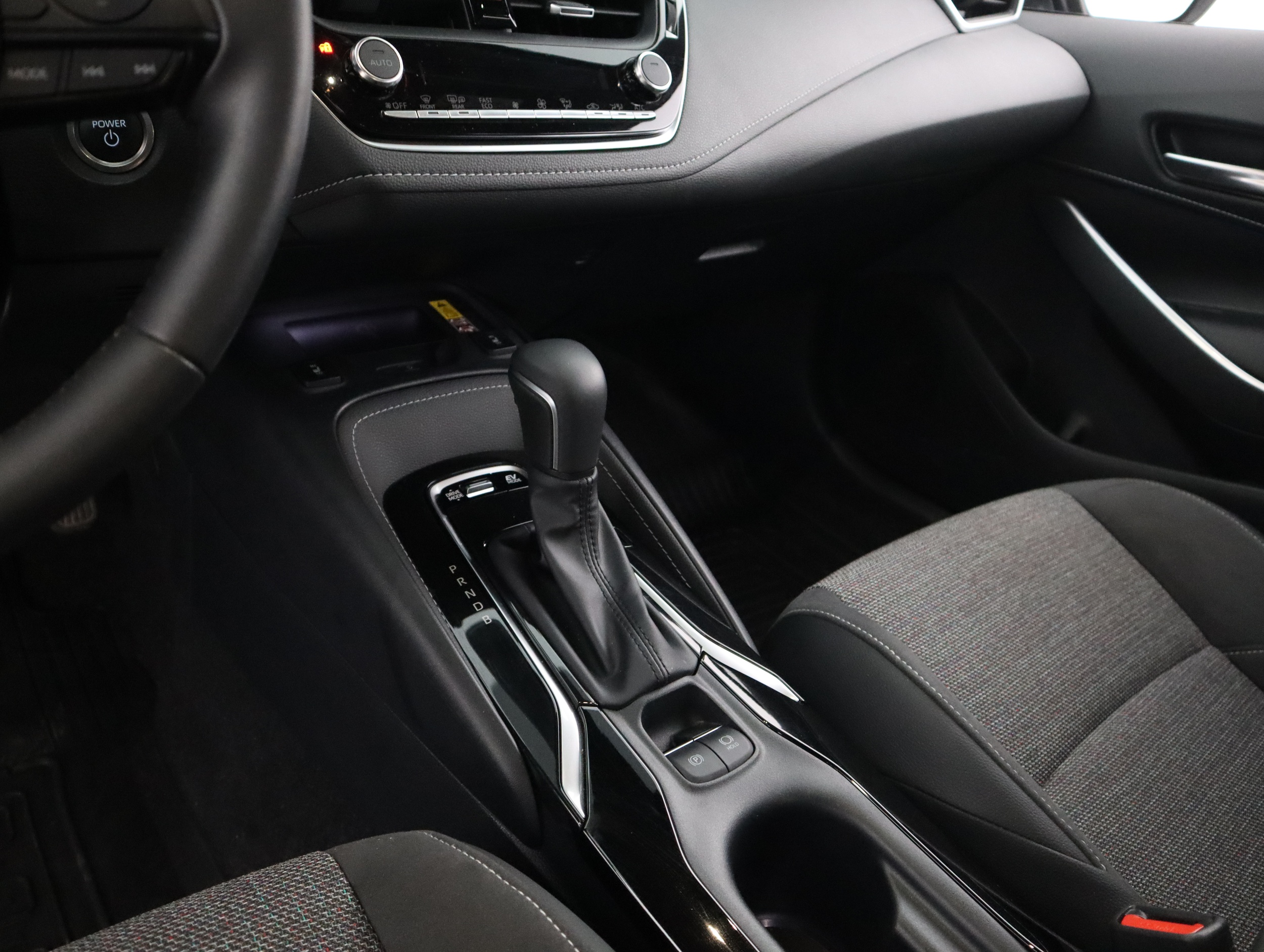 TOYOTA Corolla 2025