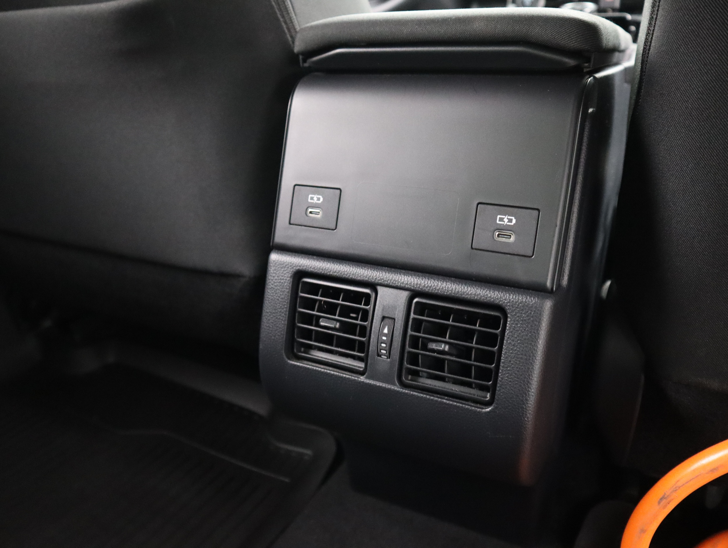 TOYOTA bZ4X 12