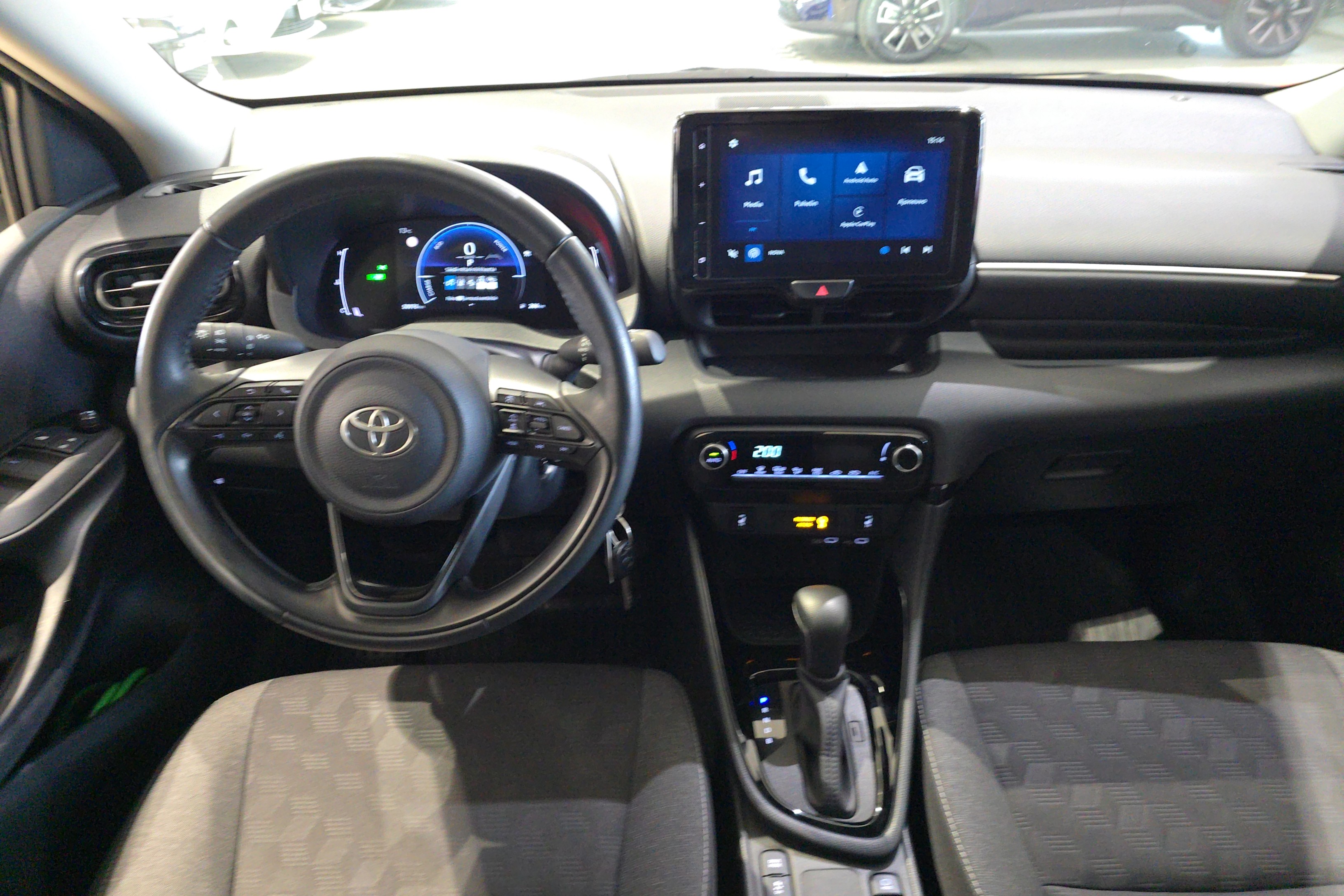TOYOTA Yaris 2024