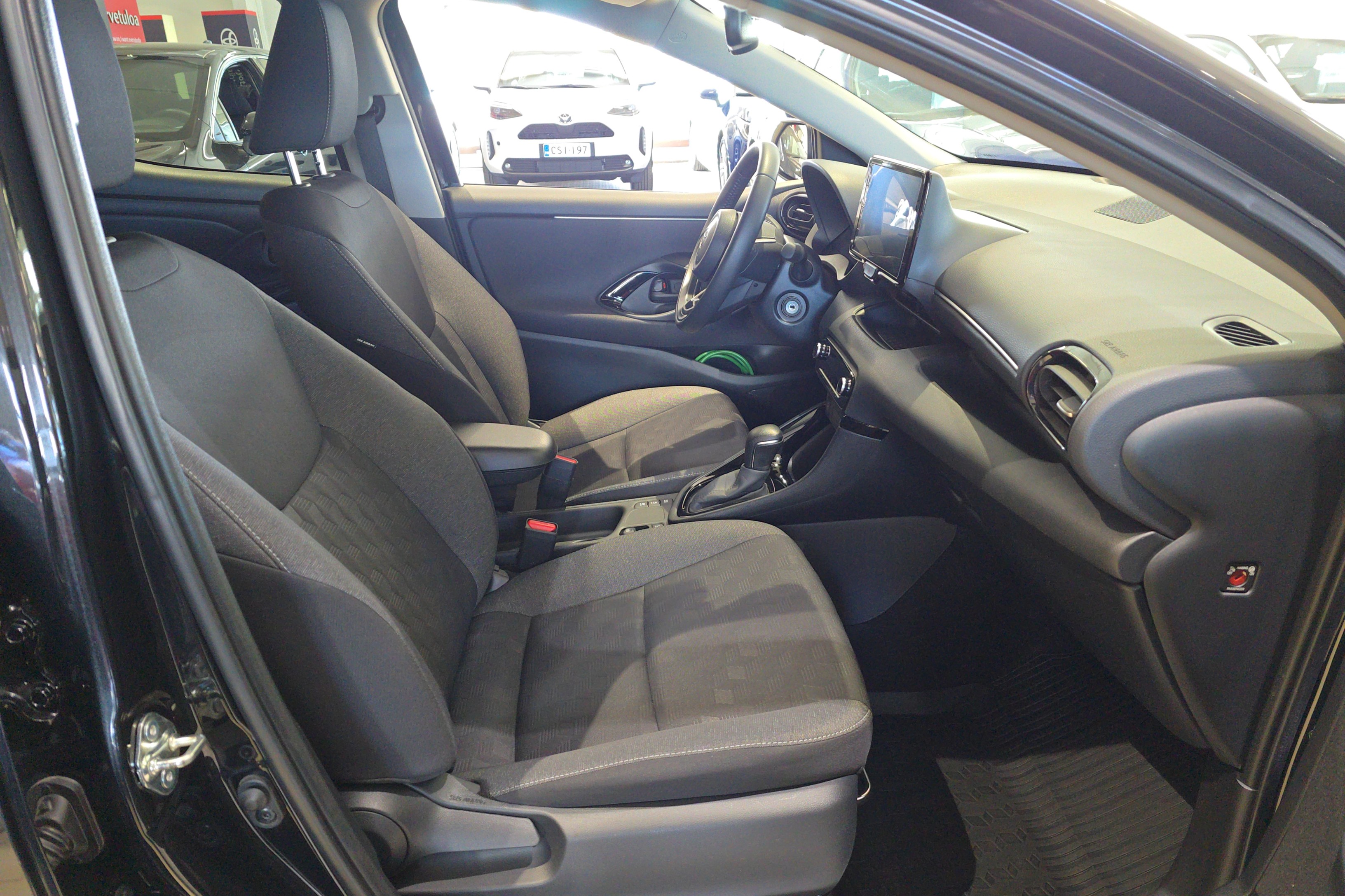 TOYOTA Yaris 2024