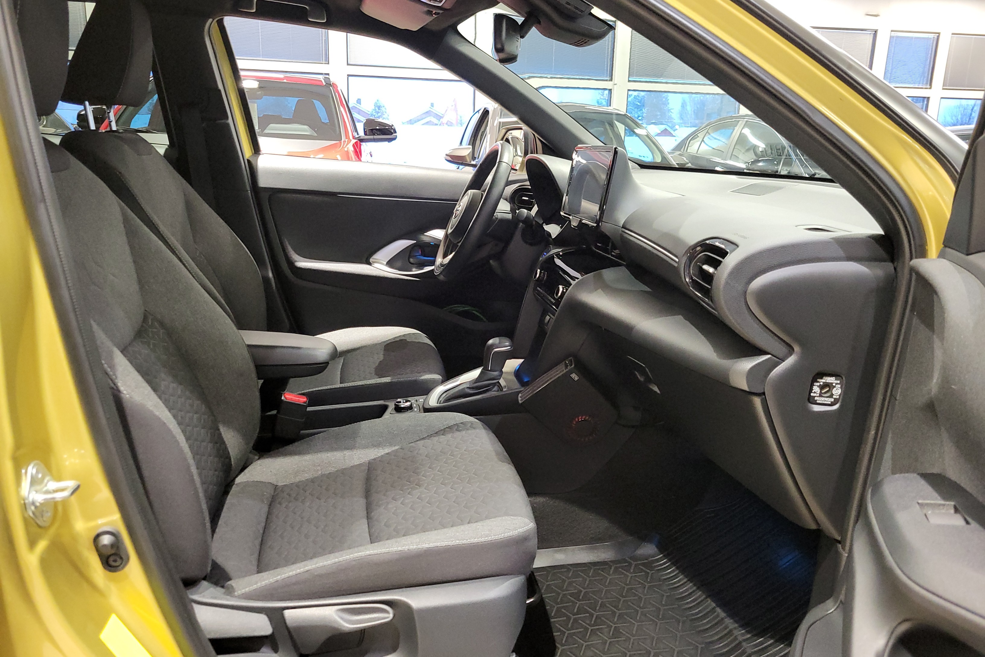 TOYOTA Yaris Cross 2022