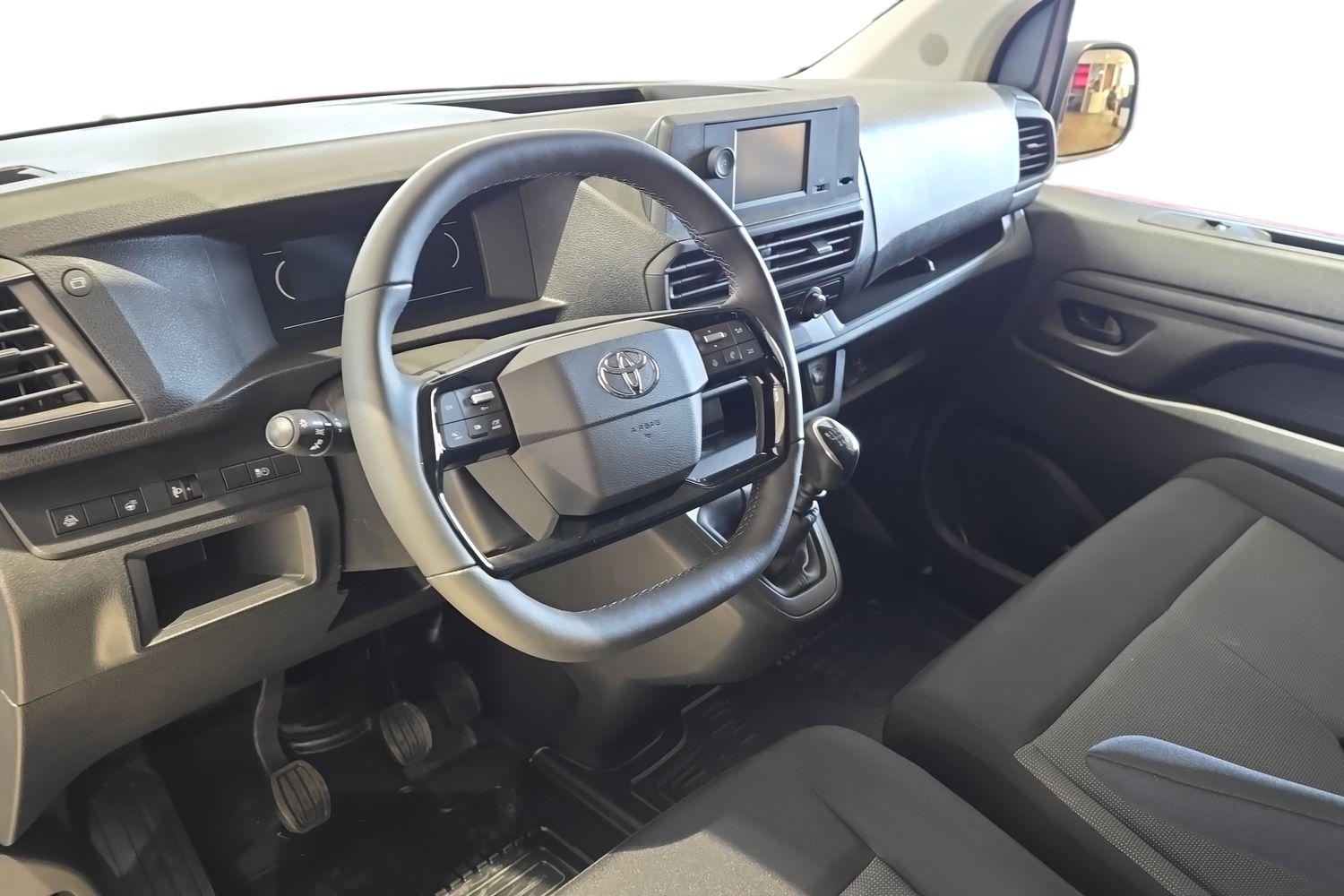 TOYOTA Proace 2025