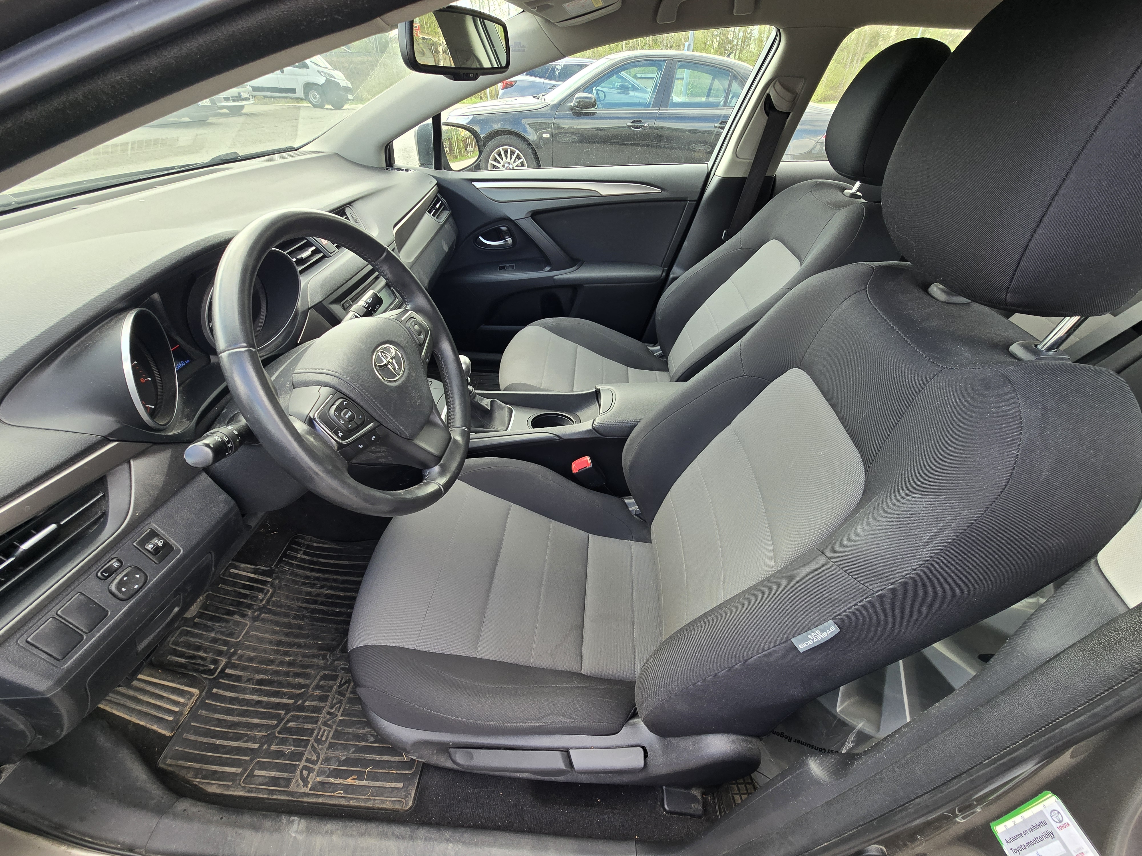 TOYOTA Avensis 2016