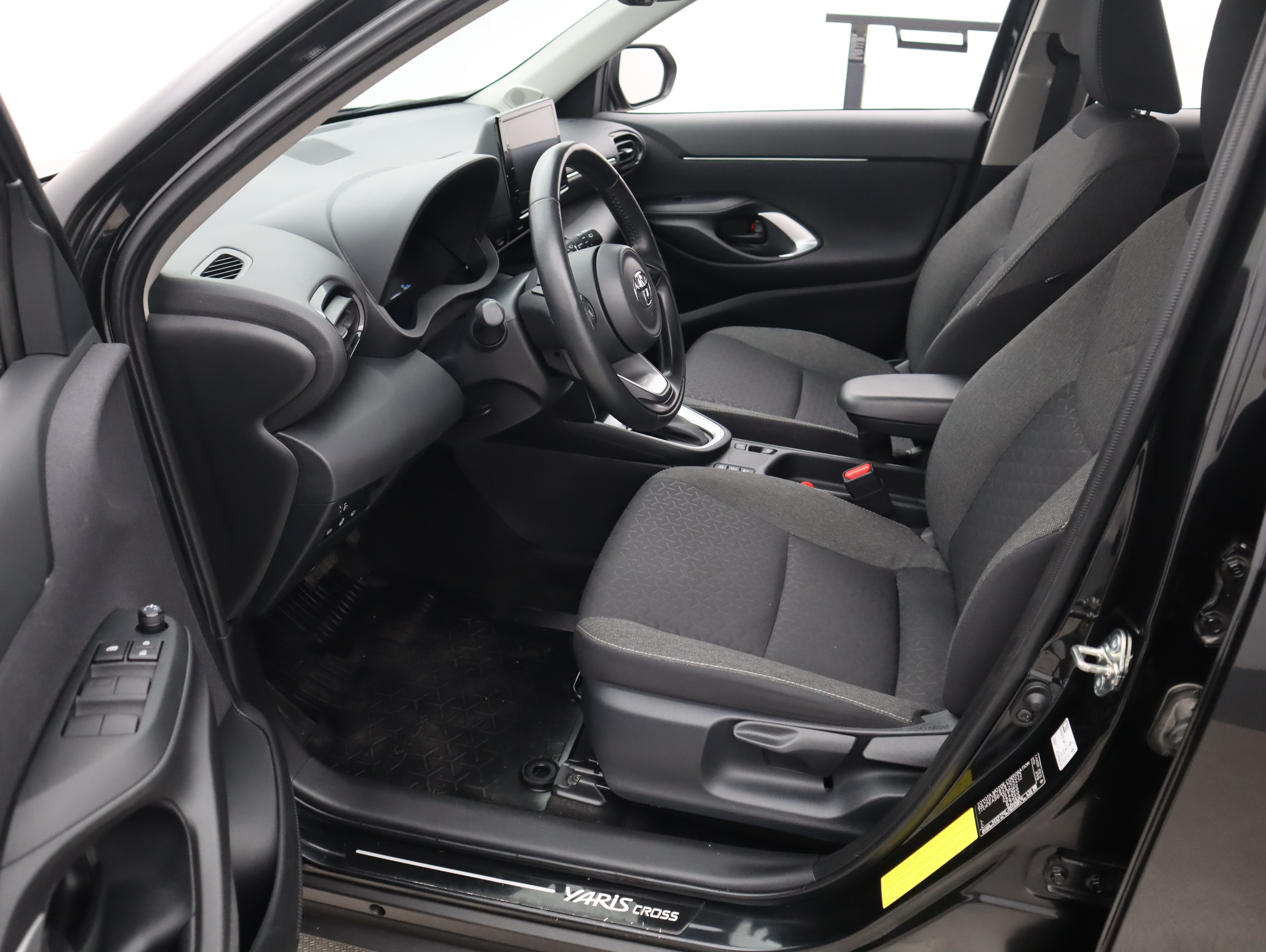 TOYOTA Yaris Cross 2023