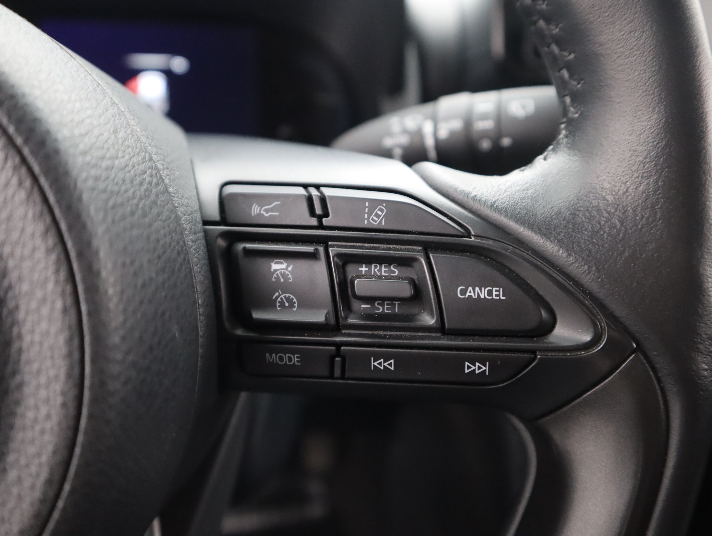 TOYOTA Yaris Cross 2023