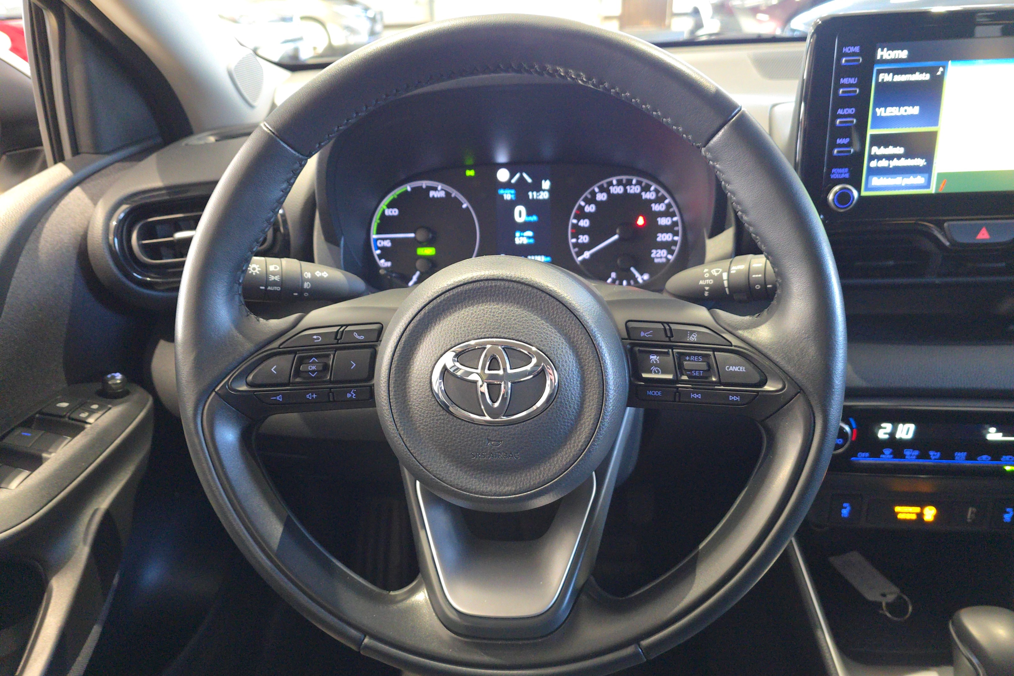 TOYOTA TOYOTA YARIS HYBRID 2023