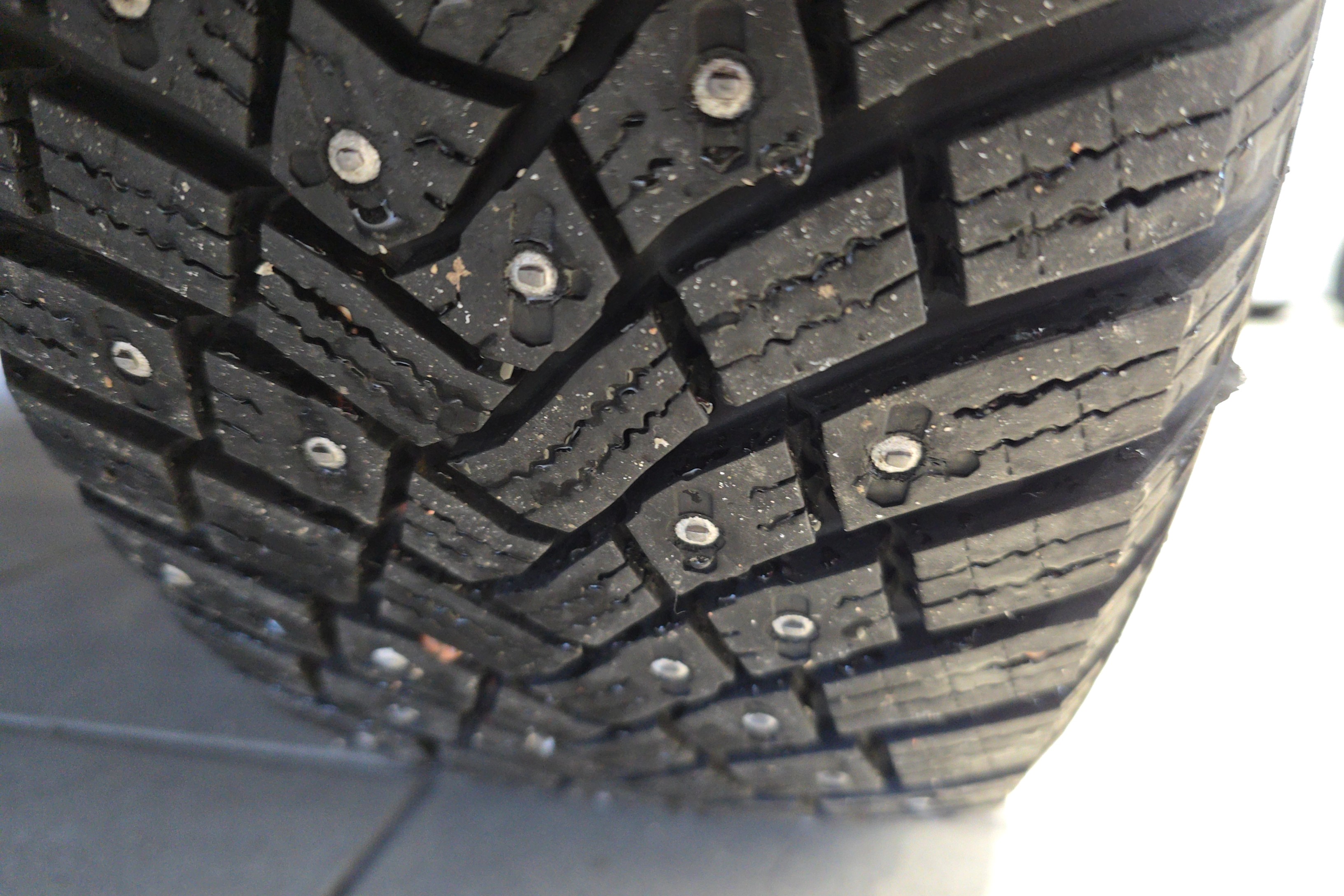 TOYOTA TOYOTA YARIS HYBRID 2023