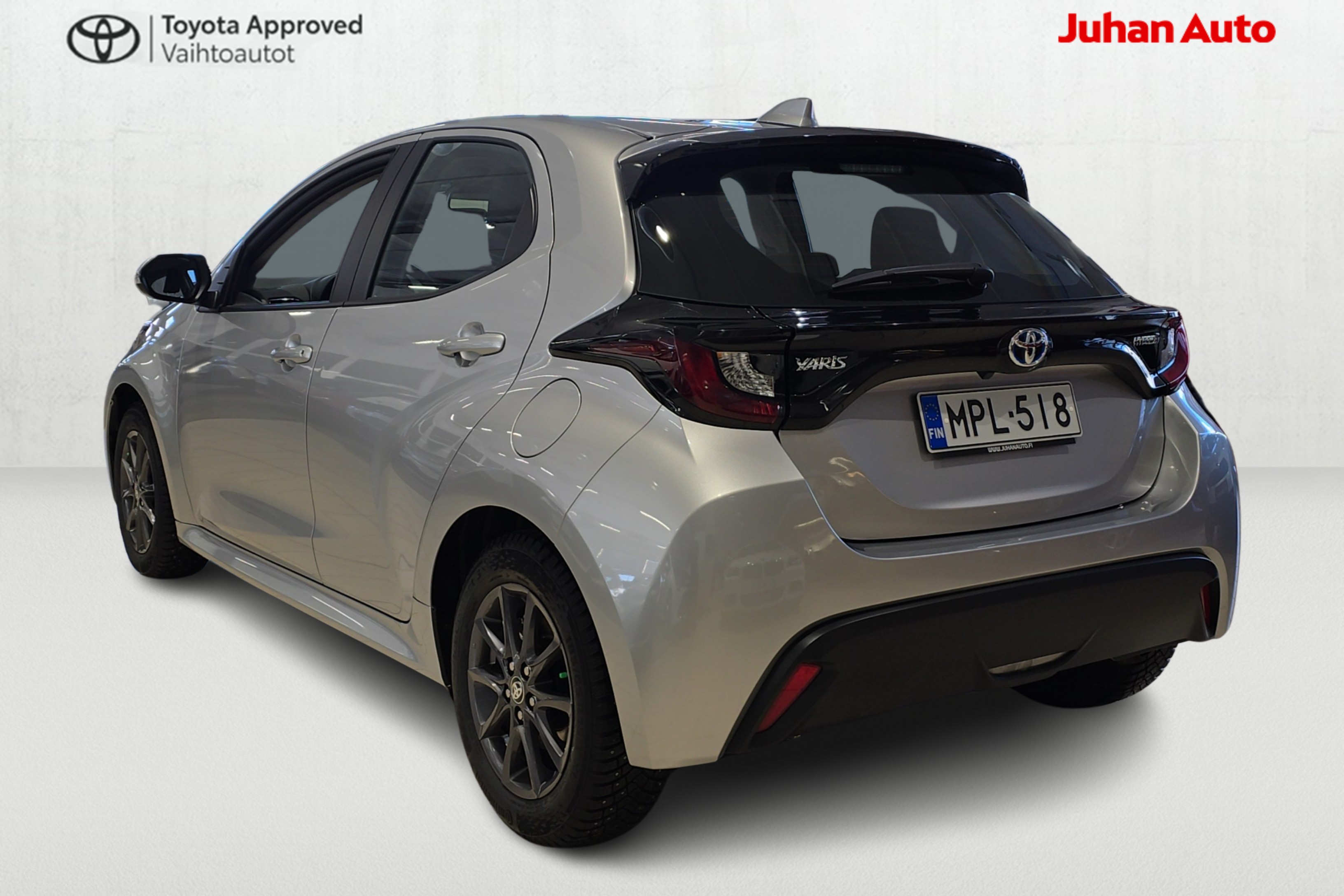 TOYOTA TOYOTA YARIS HYBRID 2023