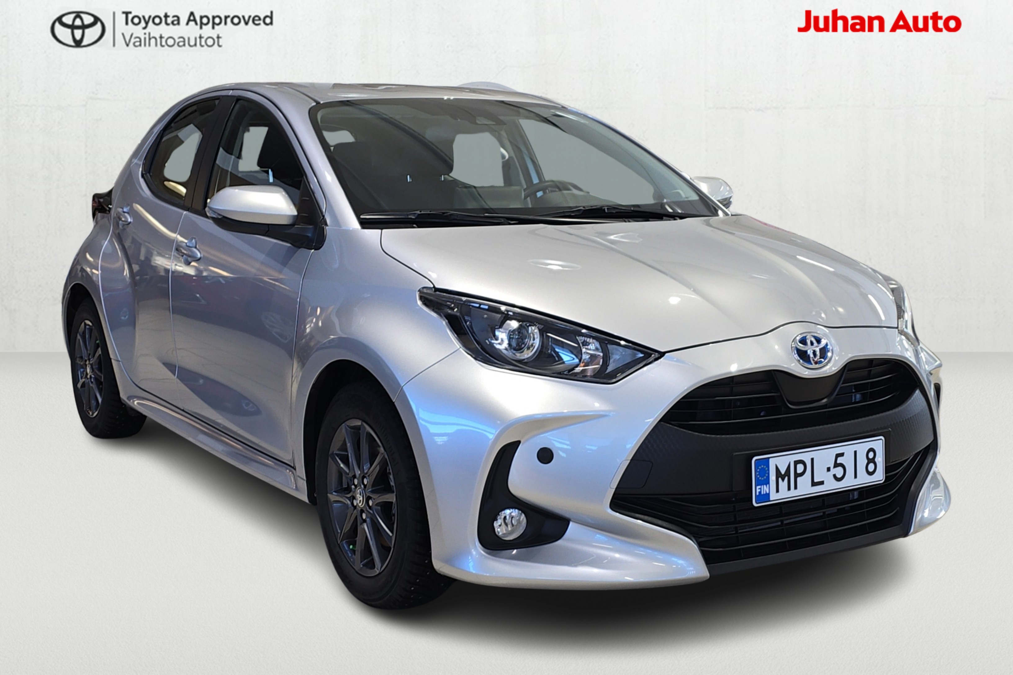 TOYOTA TOYOTA YARIS HYBRID 2023