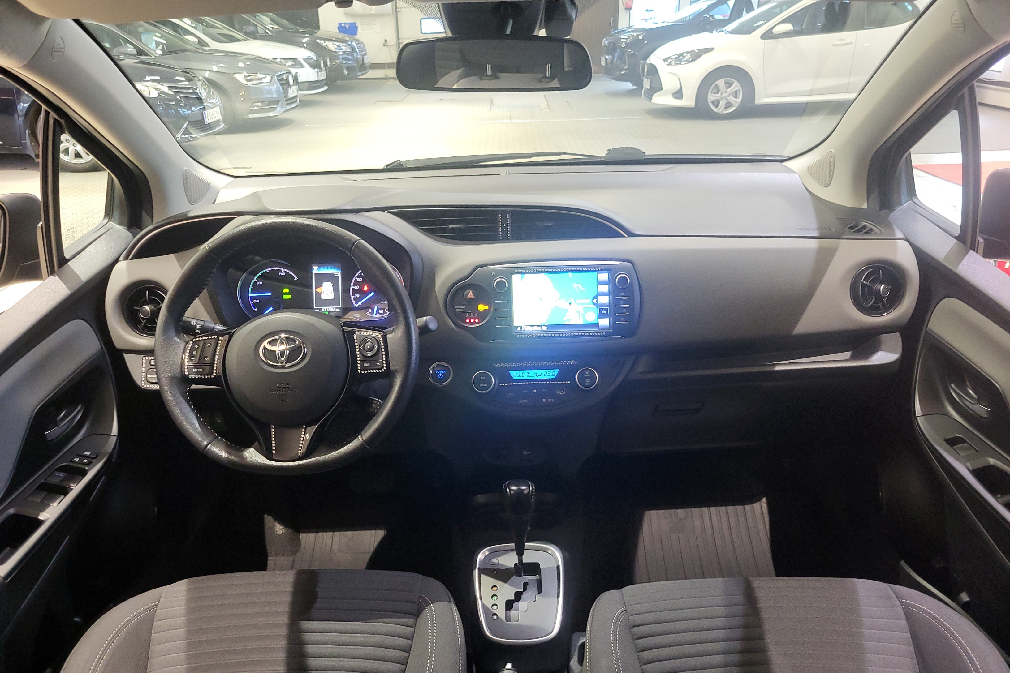 TOYOTA Yaris 2017